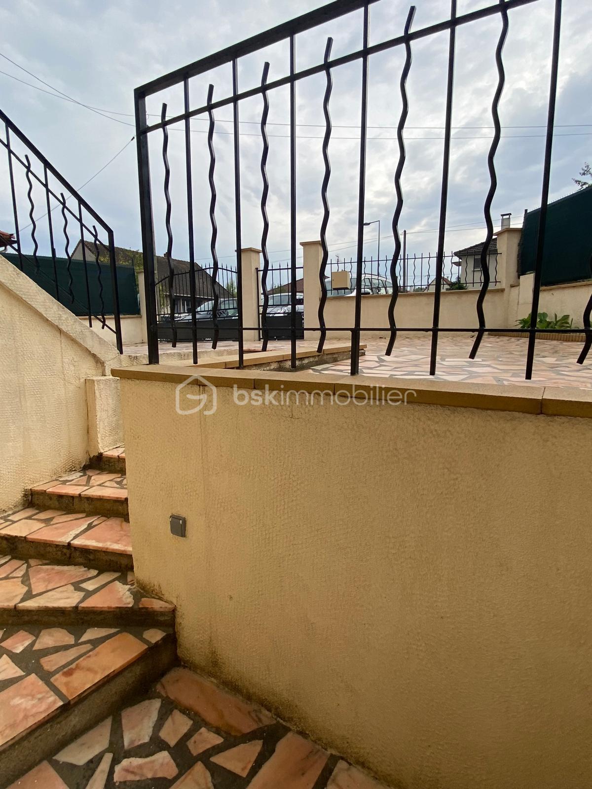 Maison de 125 m² - 2eme entrée sortie.jpg