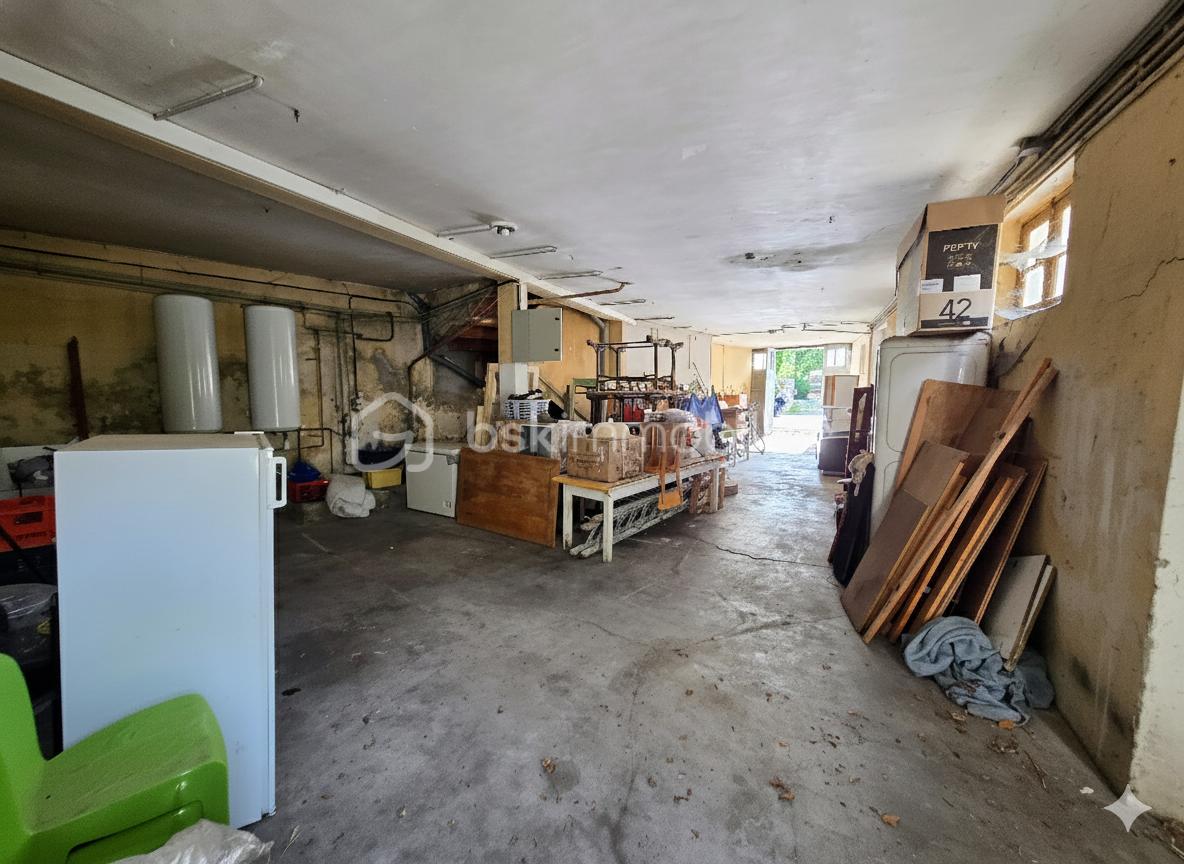 Immeuble de 290 m² - Gemini_Generated_Image_244gjm244gjm244g.png