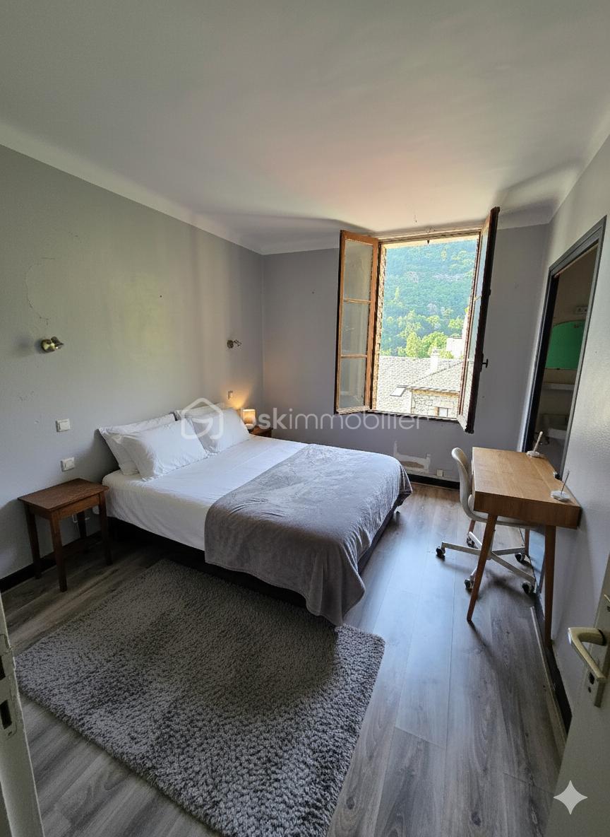 Immeuble de 290 m² - Gemini_Generated_Image_rwy7x3rwy7x3rwy7.png