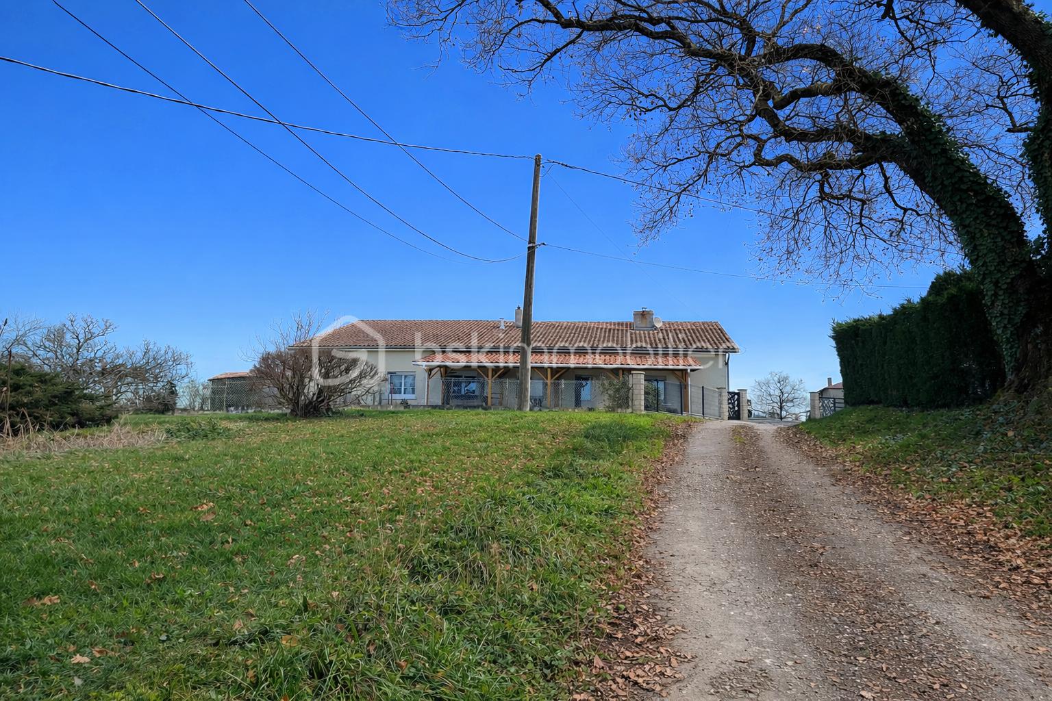 Demeure de 239 m² - A039A3BB-47A0-47EE-87E1-550C9C2018FC.png