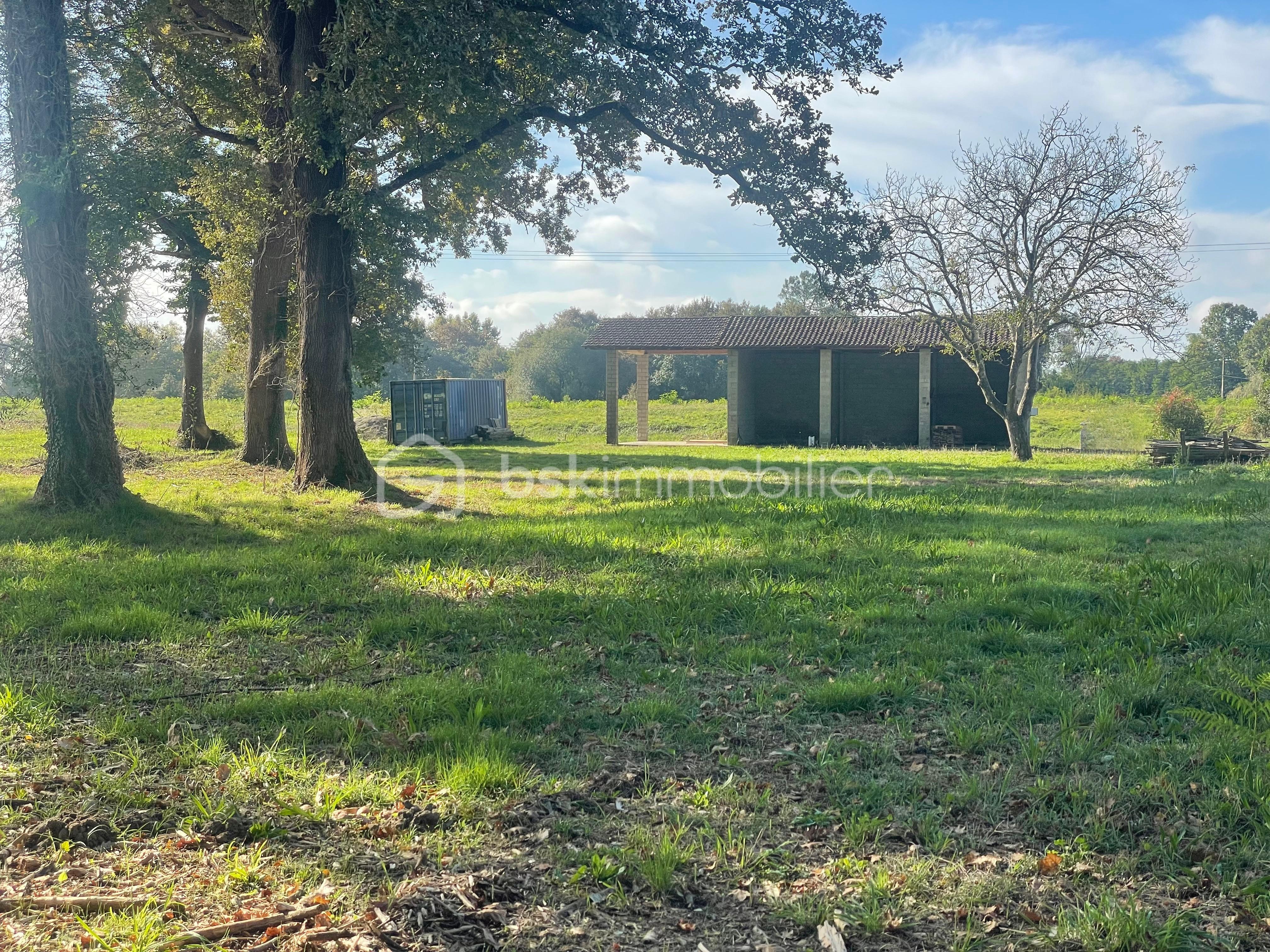 Terrain de 2 811 m²