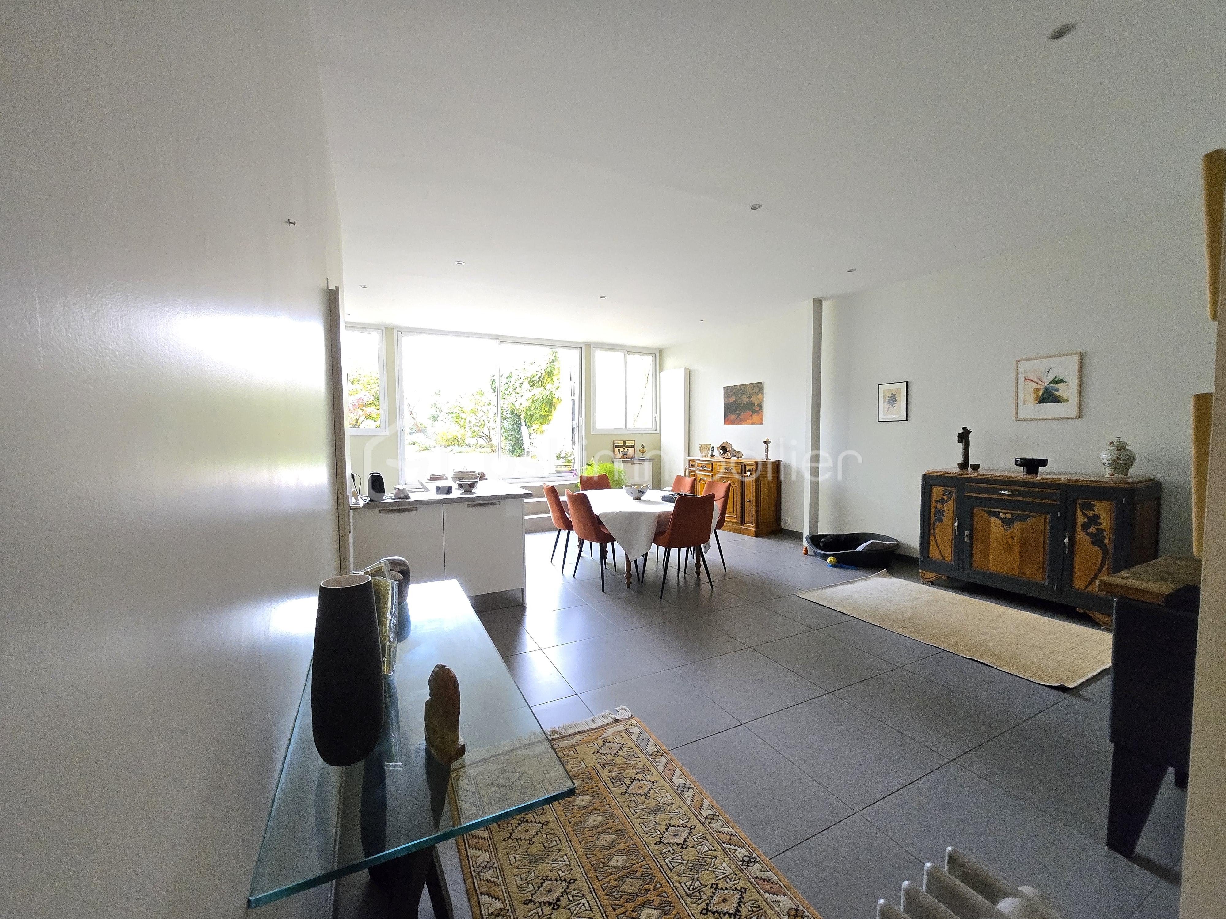 Maison de ville de 204 m² - 20251021_103201.jpg