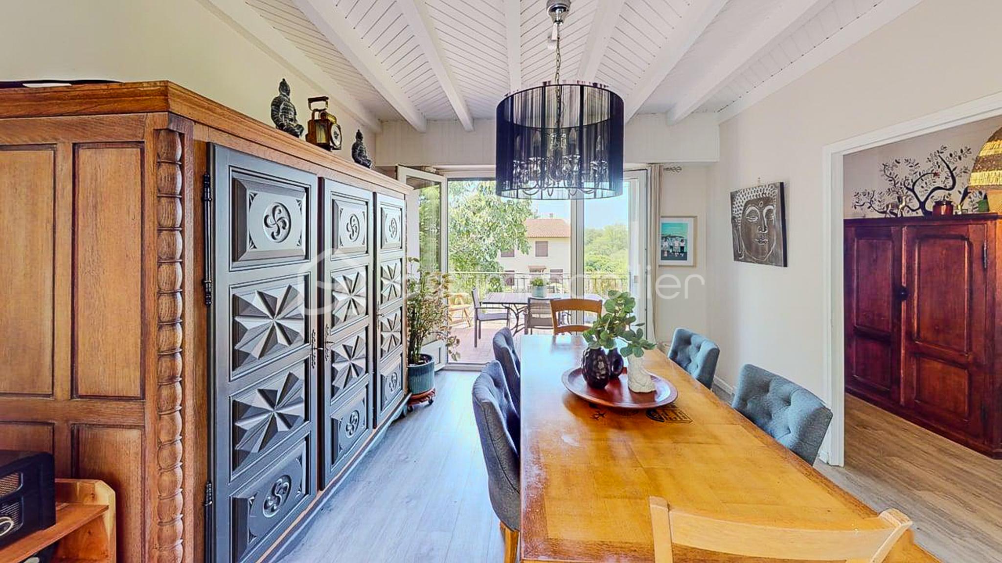 Maison-de-141m2-avec-terrasse-et-jardin-sous-sol-total-Lahonce-Dining-Room.jpg