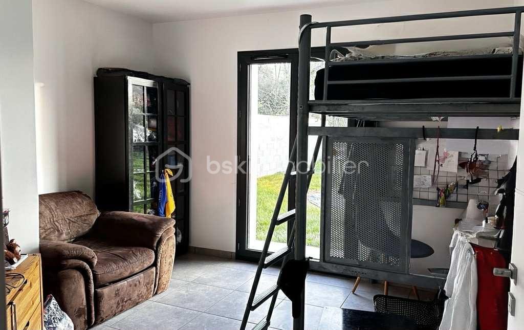 Pavillon de 80 m² - 7e011651-9869-46f6-8bb1-c71158edd958.jpeg