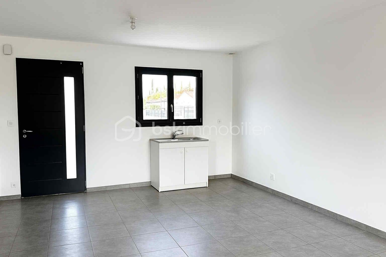 Pavillon de 80 m² - 53e1663a-acbc-42d4-9c55-286747210391.jpeg