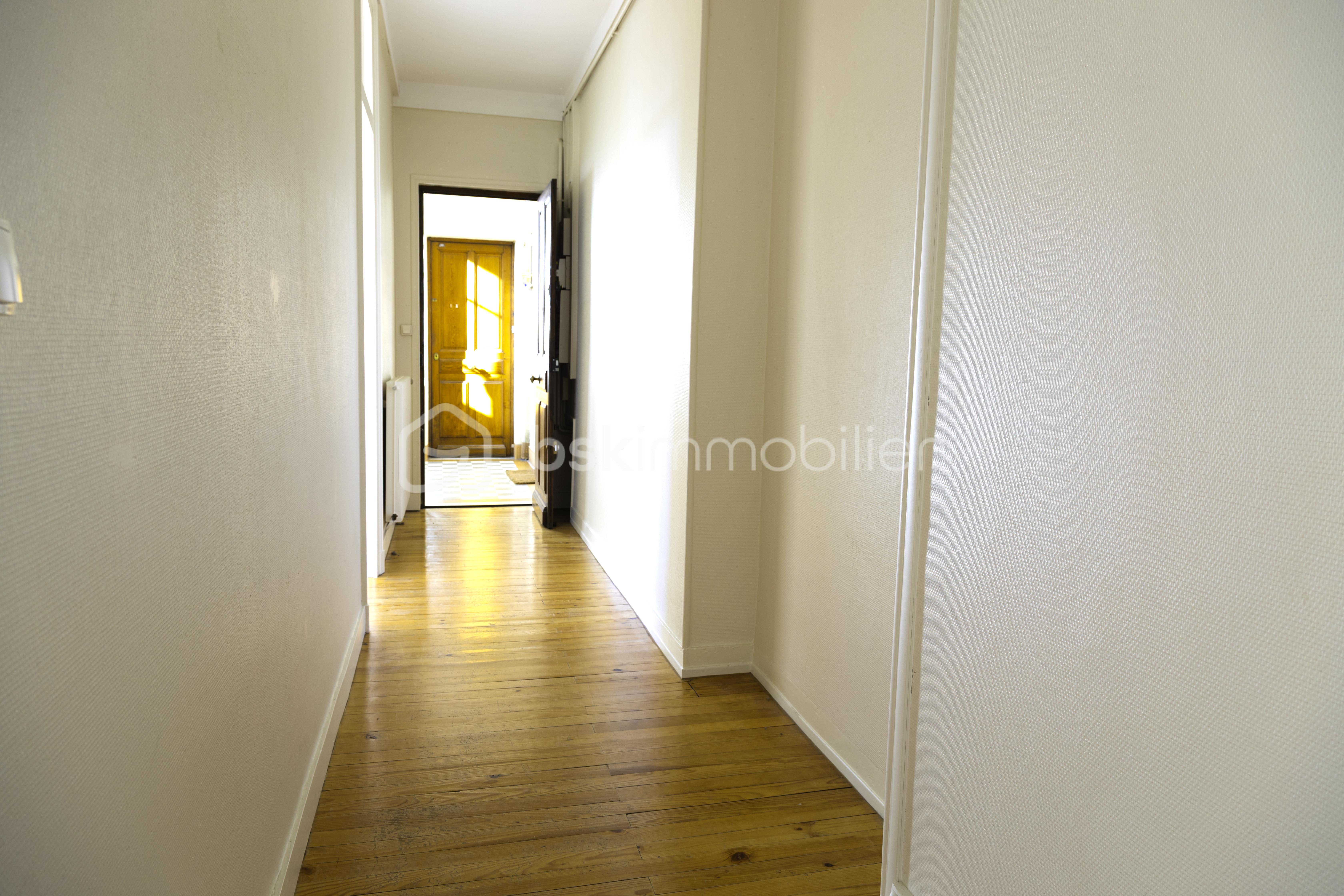 Appartement de 68 m² - 4V7A8402-couloir vide.jpg