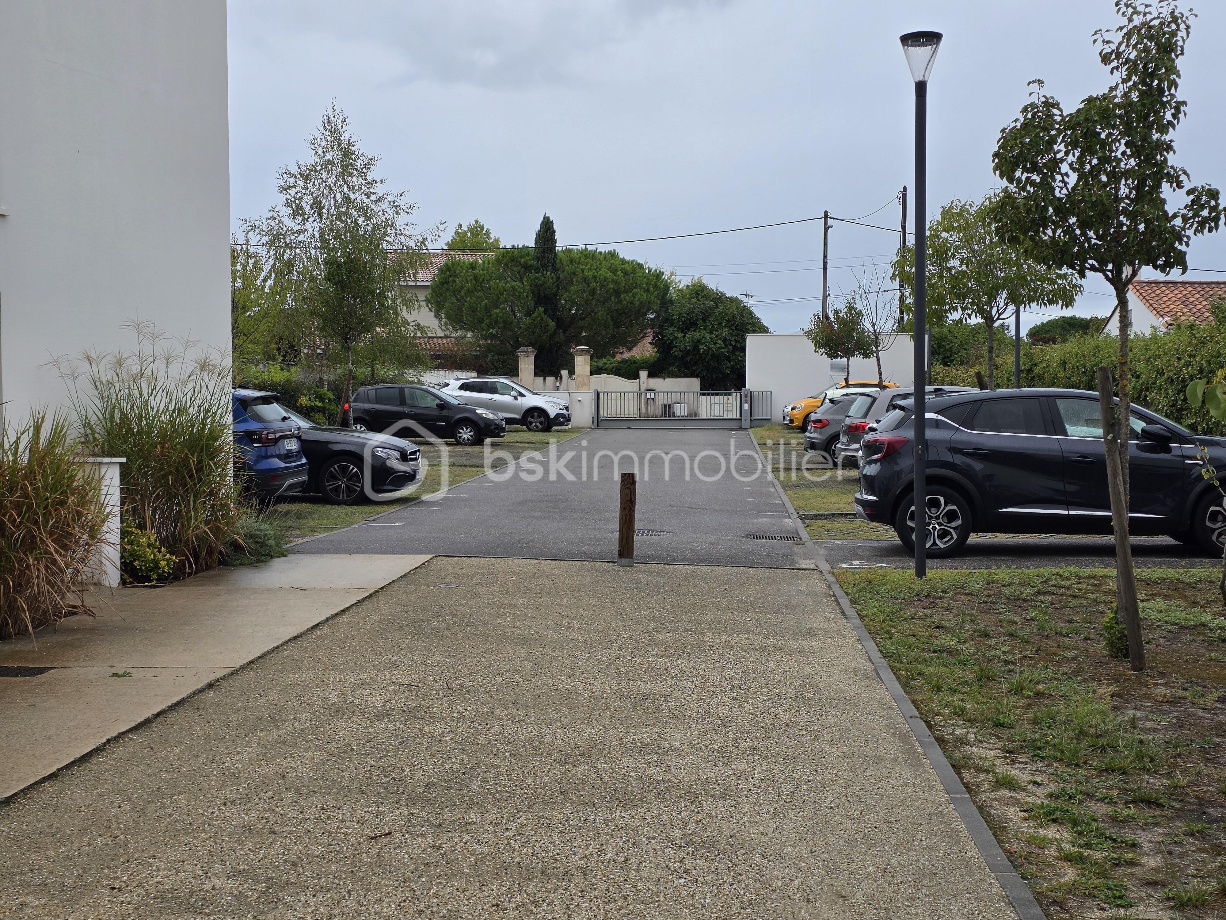 2 PLACES PARKING.jpg