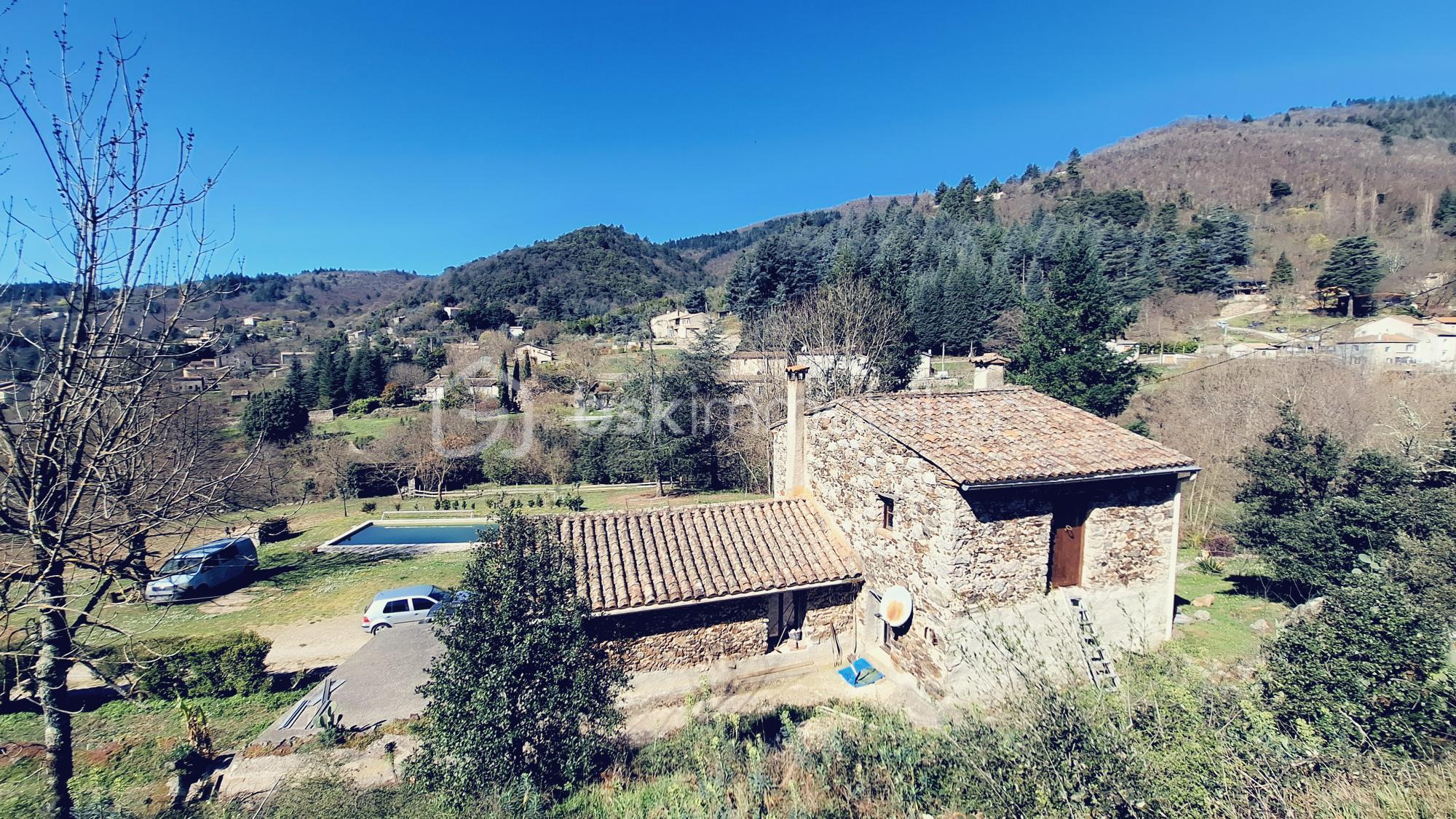 Maison en pierre de 105 m²