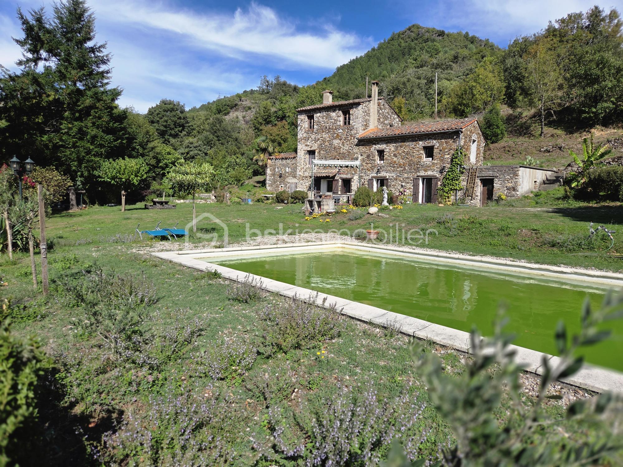 Maison en pierre de 105 m² - MAISON AVEC PISCINE.jpg
