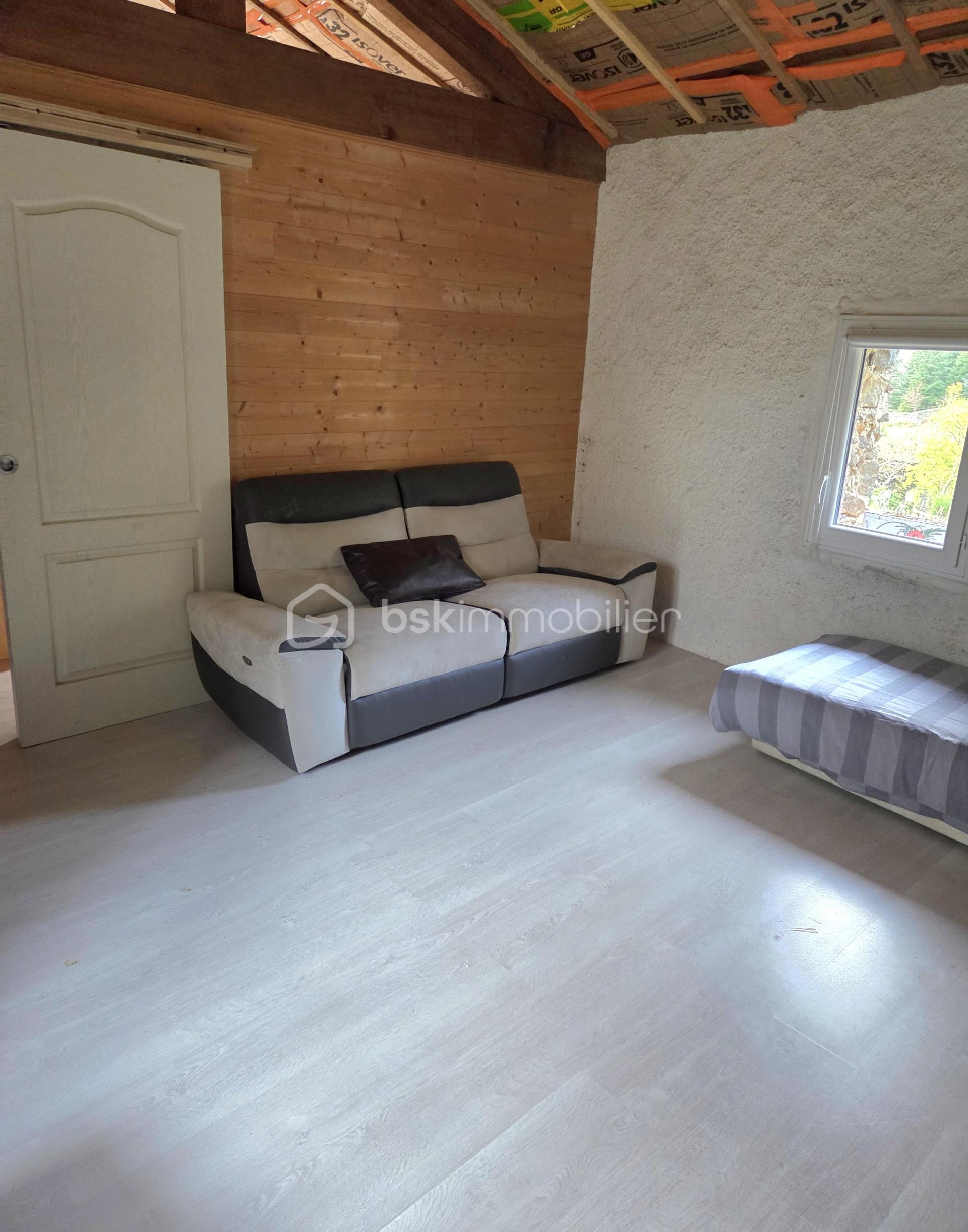 Maison en pierre de 105 m² - thumbnail_20251120_103920.jpg