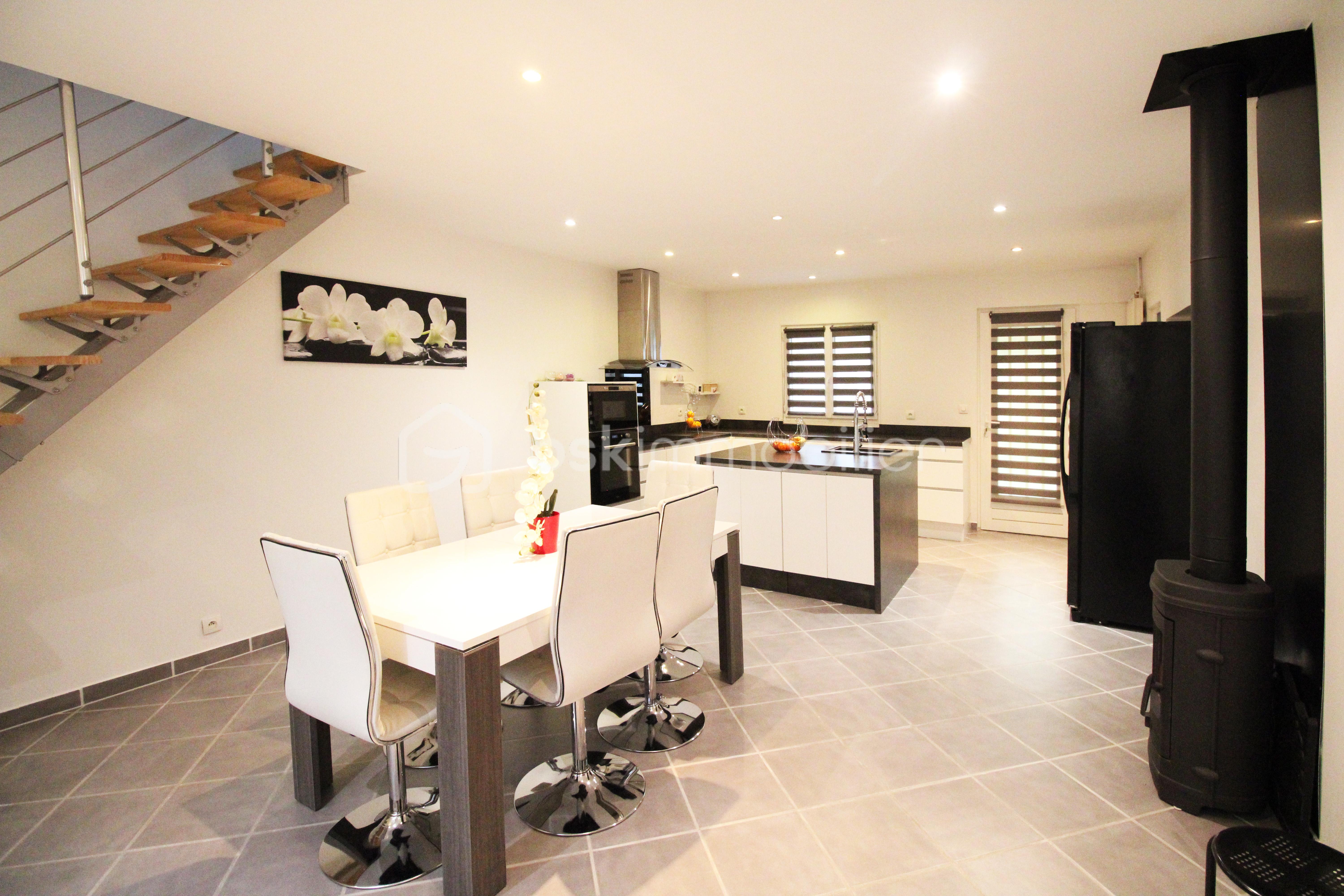 Maison de 150 m² - SEJOUR.jpg