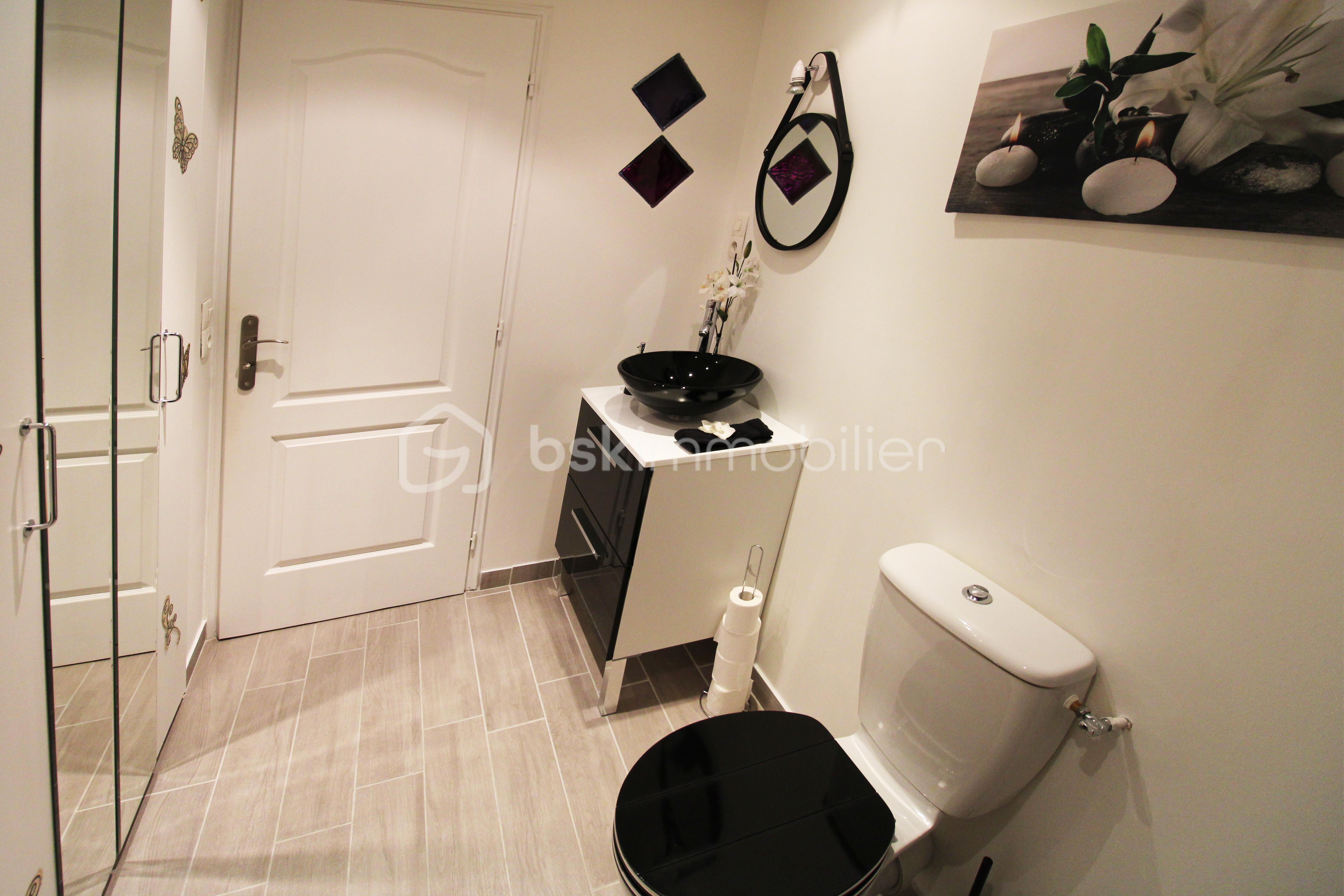 Maison de 150 m² - WC2.jpg