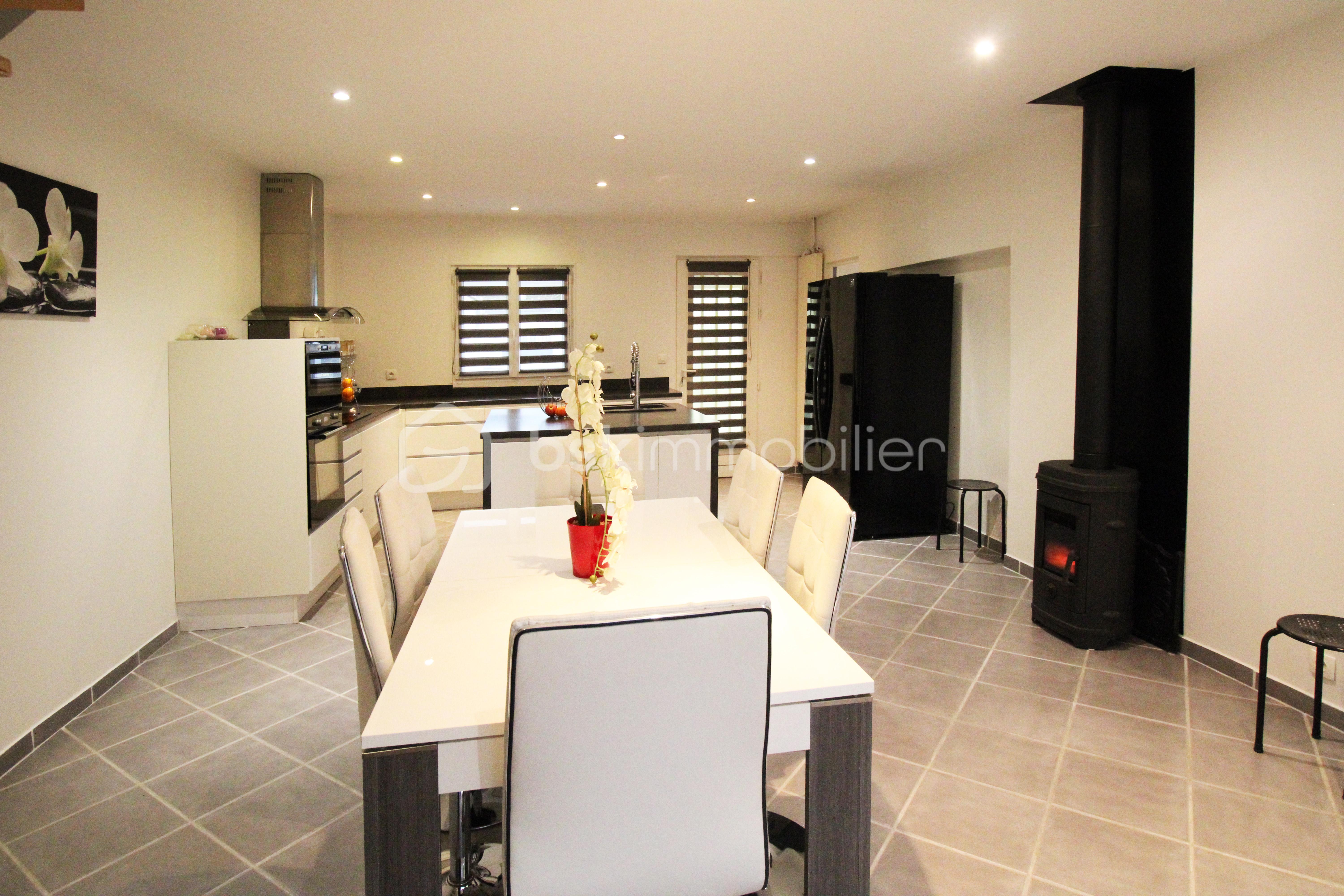 Maison de 150 m² - SEJOUR2.jpg