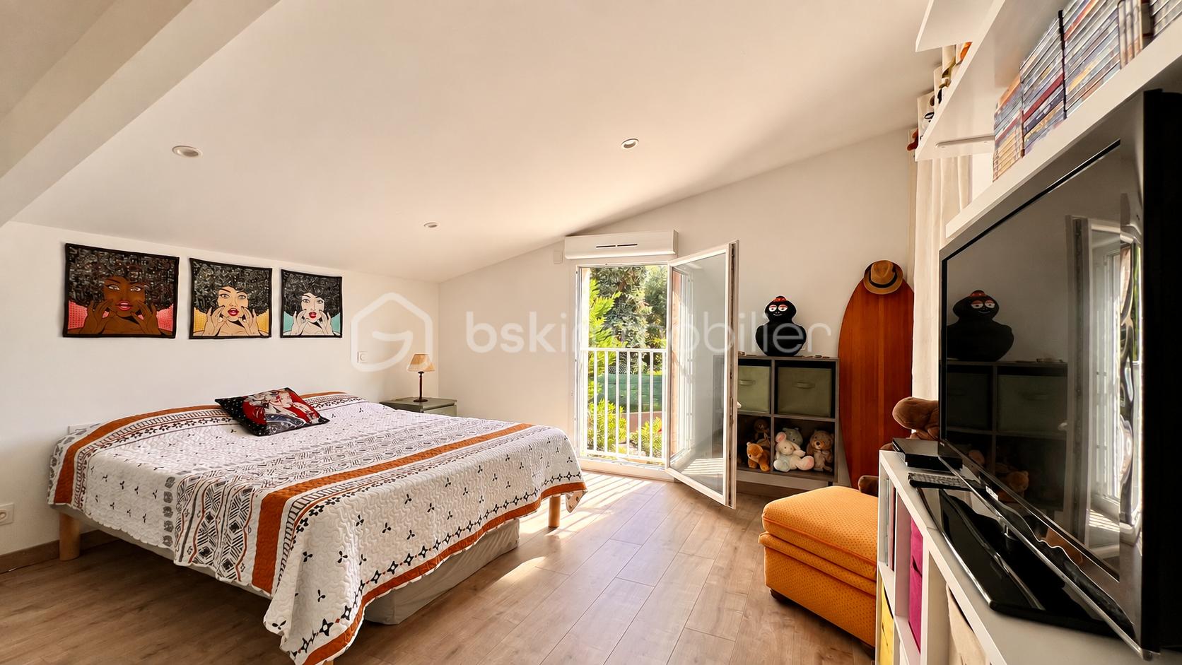 Chambre chaleureuse sous plafond en pente-8.png