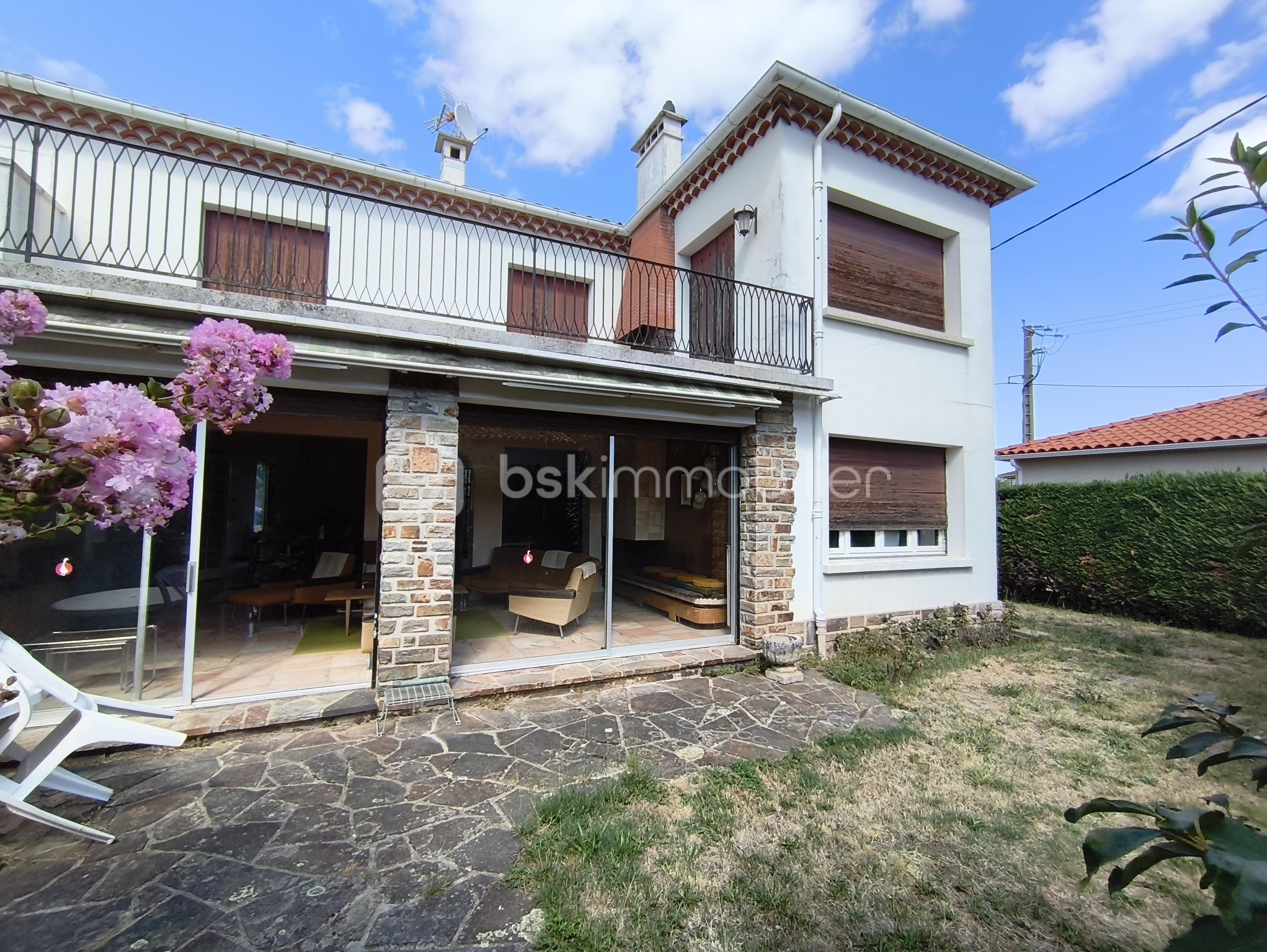 Maison 6 pièces 138 m² · à Aussillon · 138 m² · 145 000 €