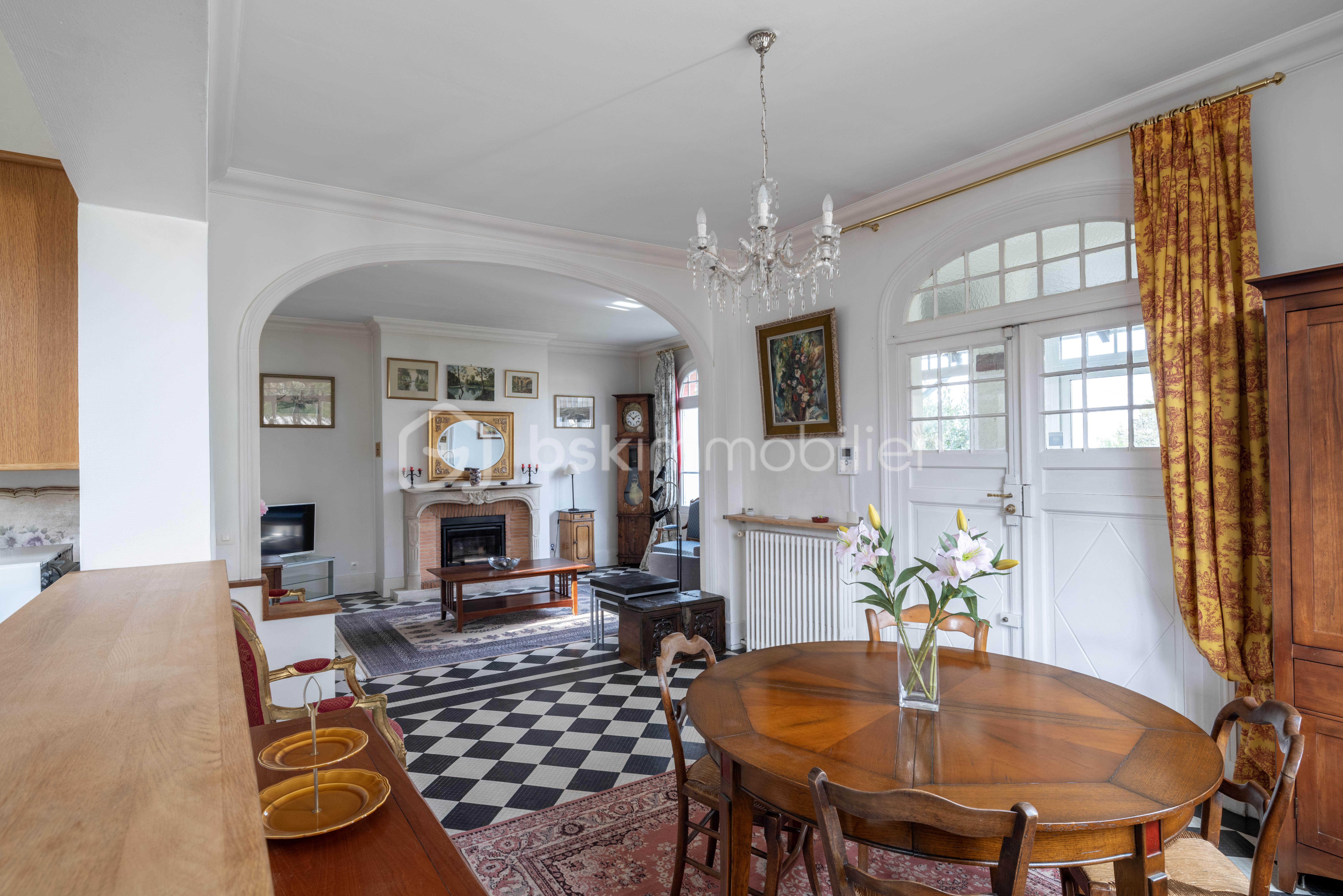 Maison de 170 m² - 20260120 Marnières-1 rdc séjour salon.jpg