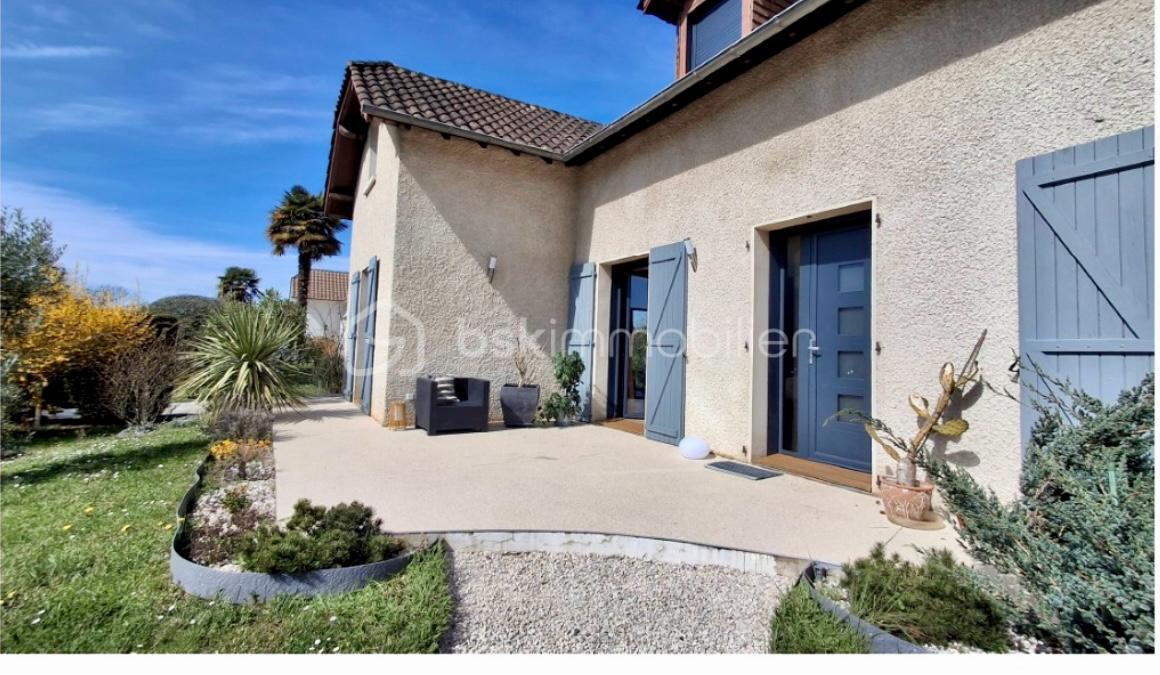 TERRASSE DEVANT.jpeg