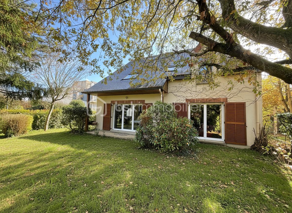 Maison de 143 m² - 3JwI9KwZ9FlYYDBrdr3snGoJG4BBQo0LvtIA3VKe.png