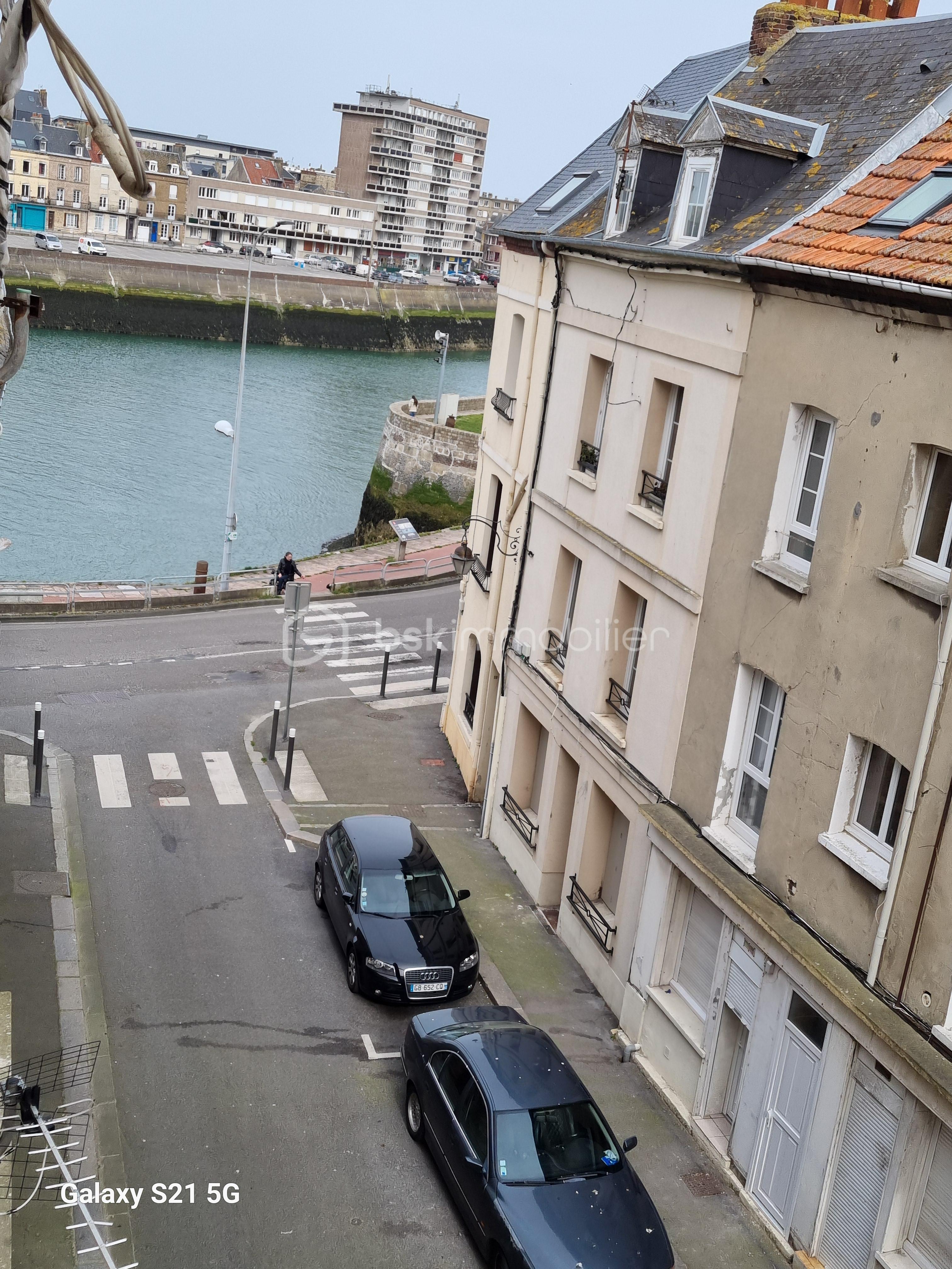 Appartement de 30 m² - vu de la fenetre.jpg