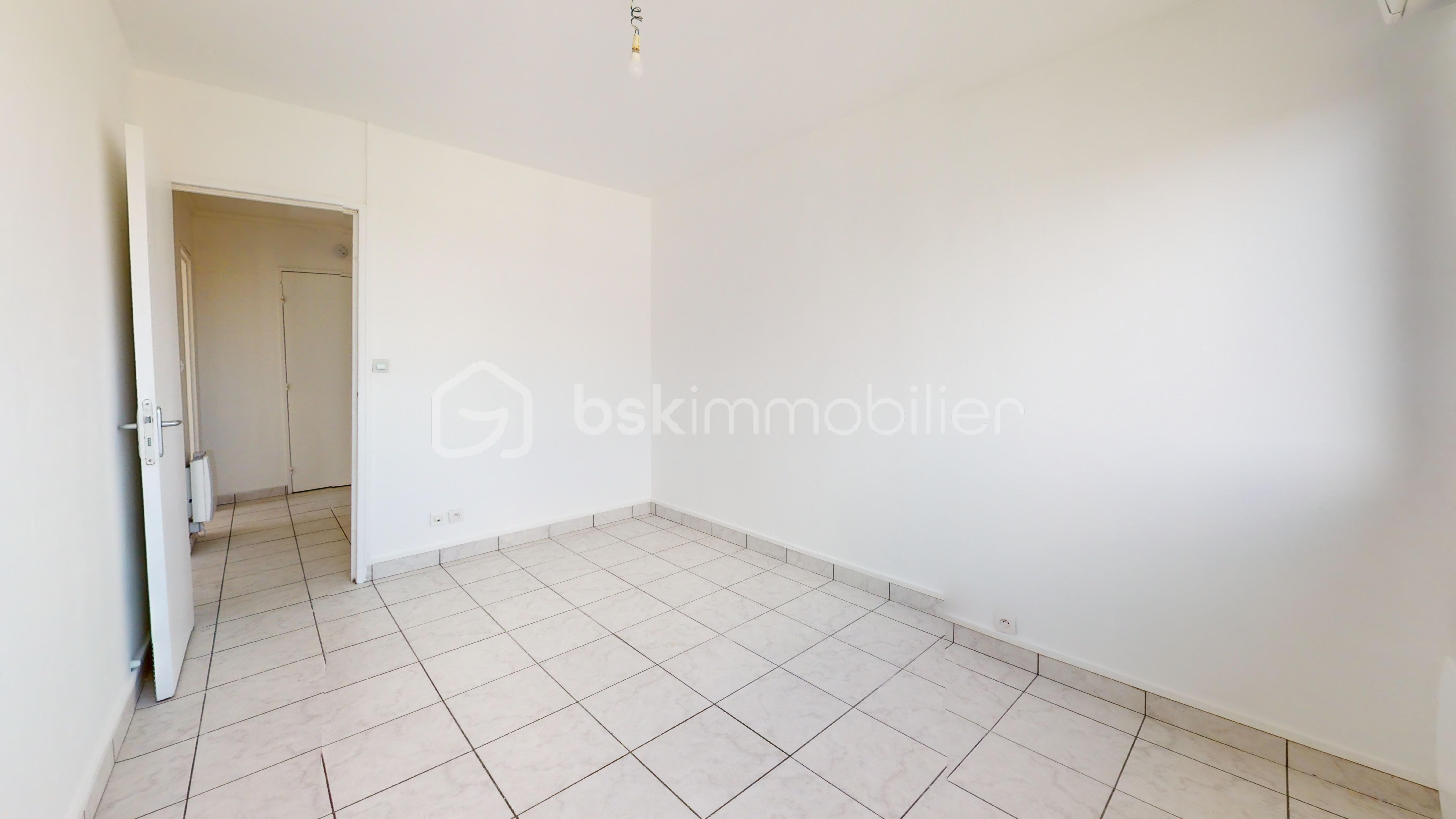 59-Bvd-Kennedy-Bedroom.jpg