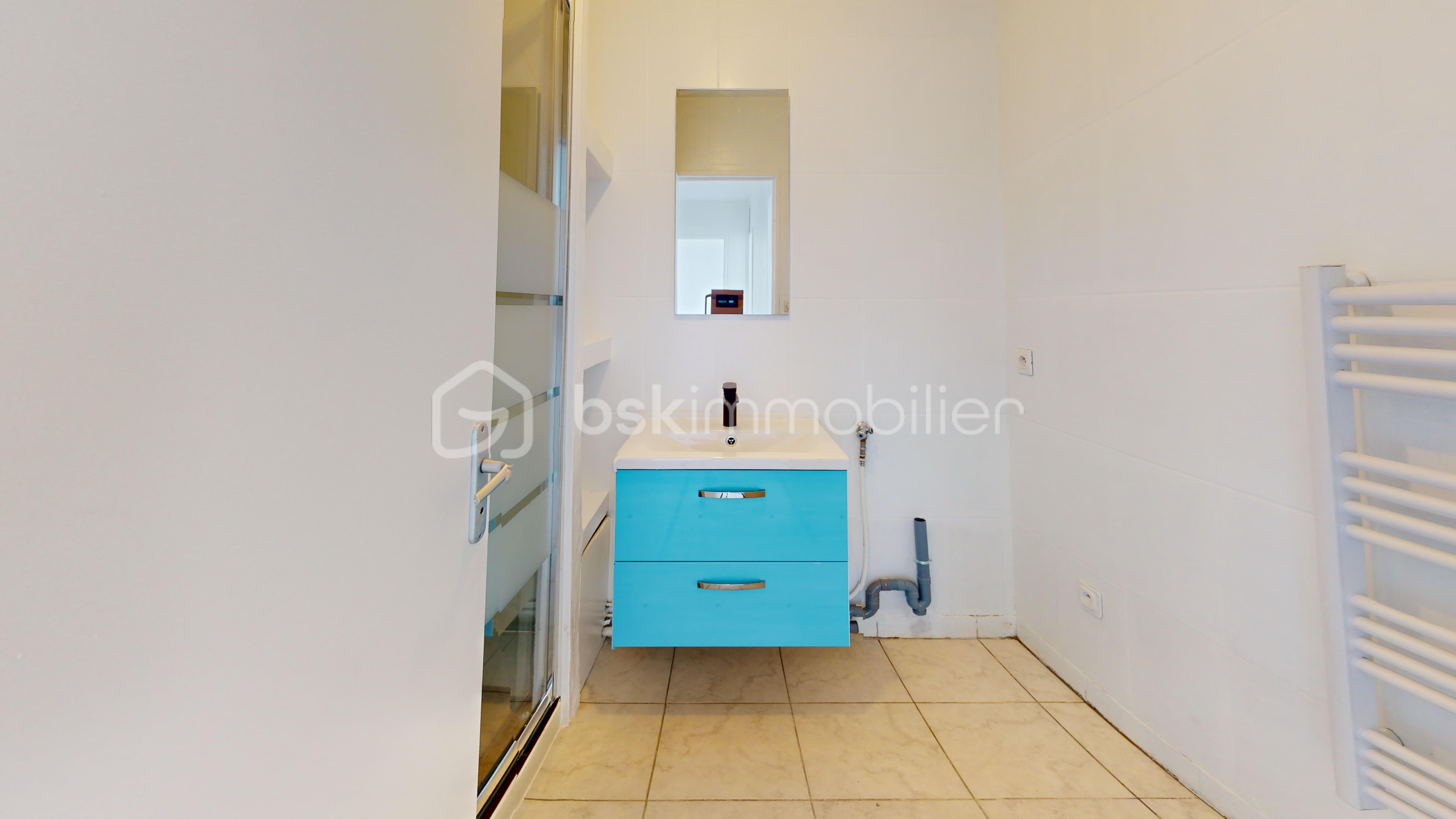 59-Bvd-Kennedy-Bathroom.jpg