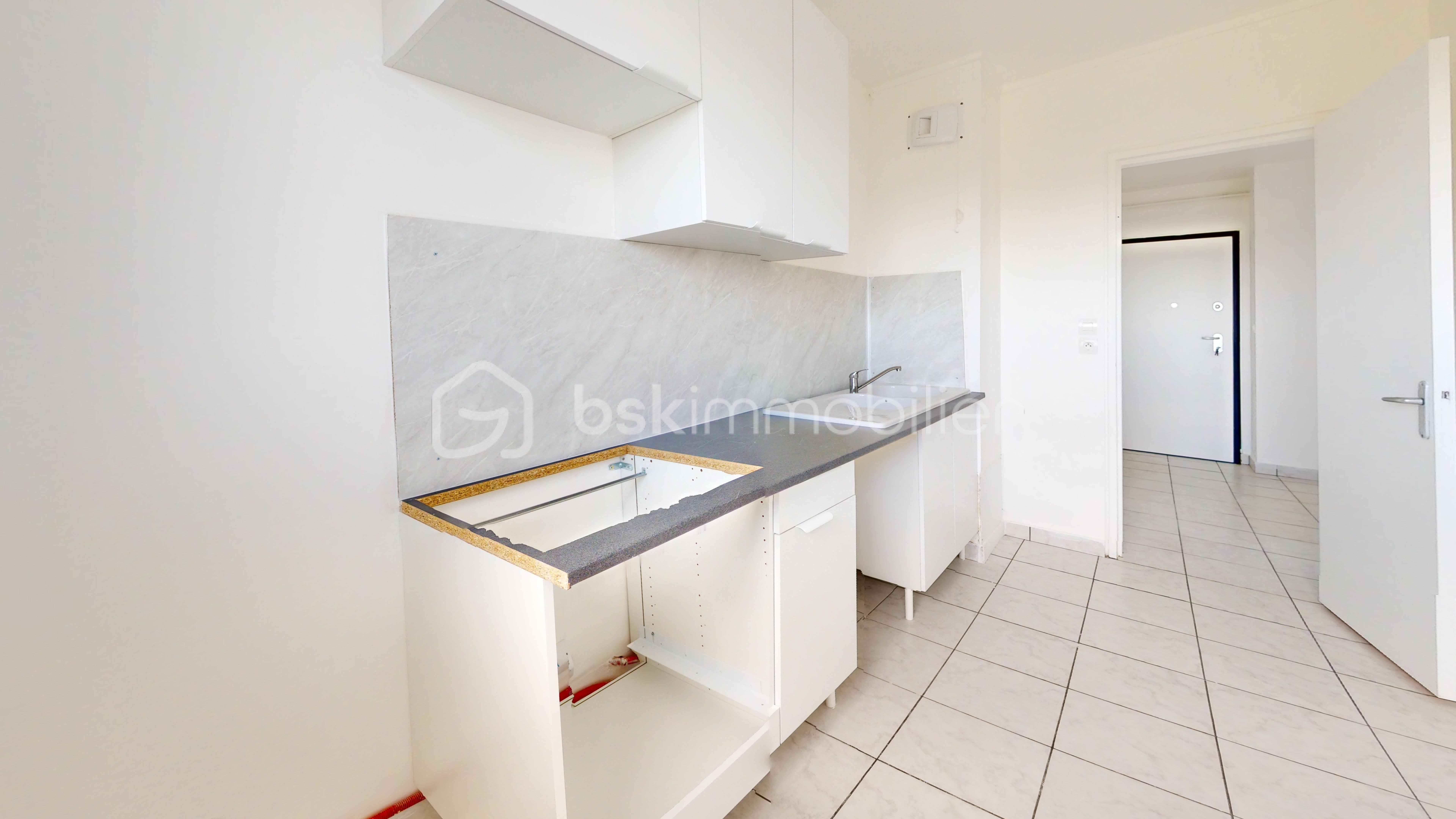 59-Bvd-Kennedy-Kitchen.jpg