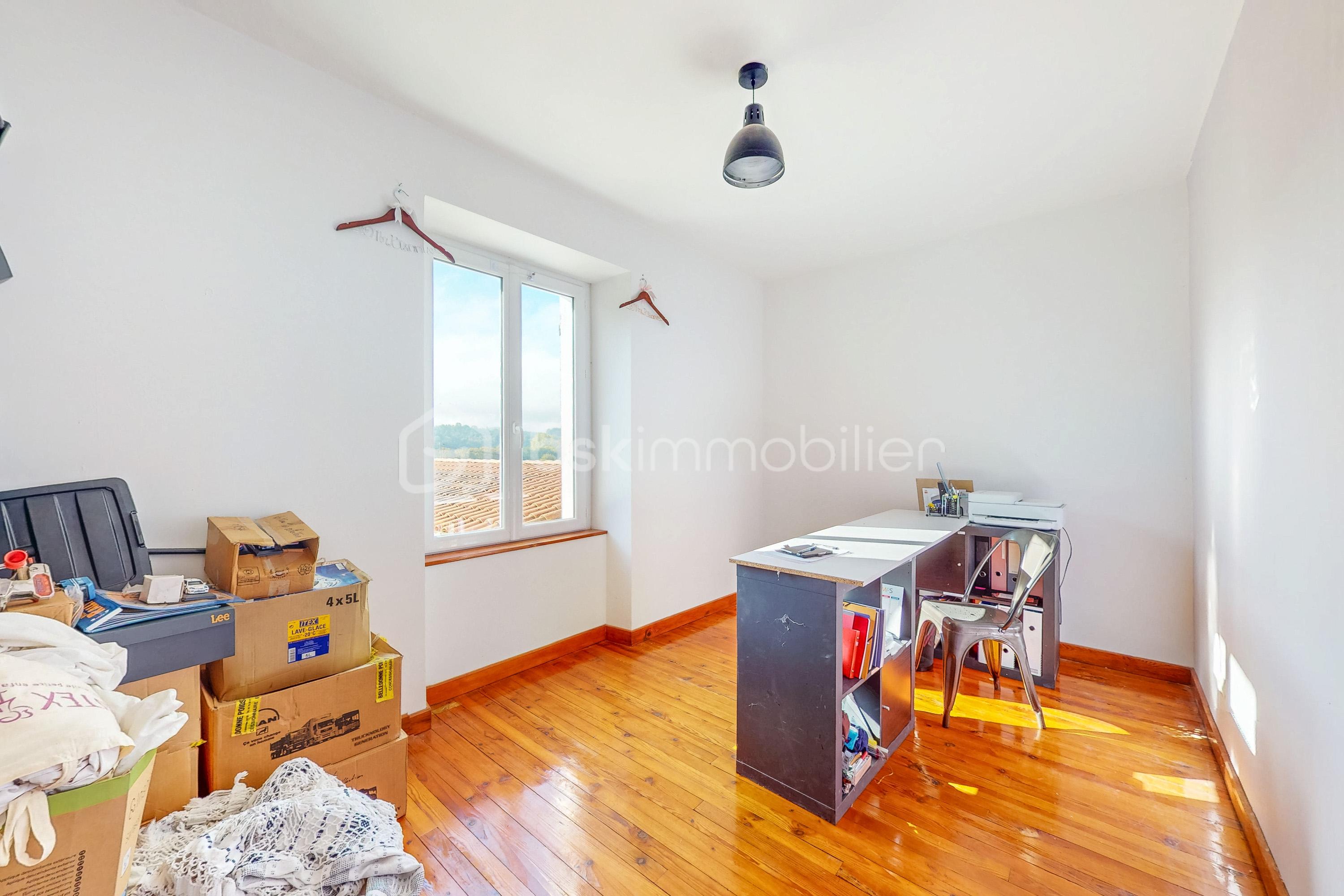 P chambre9 bureau.jpg