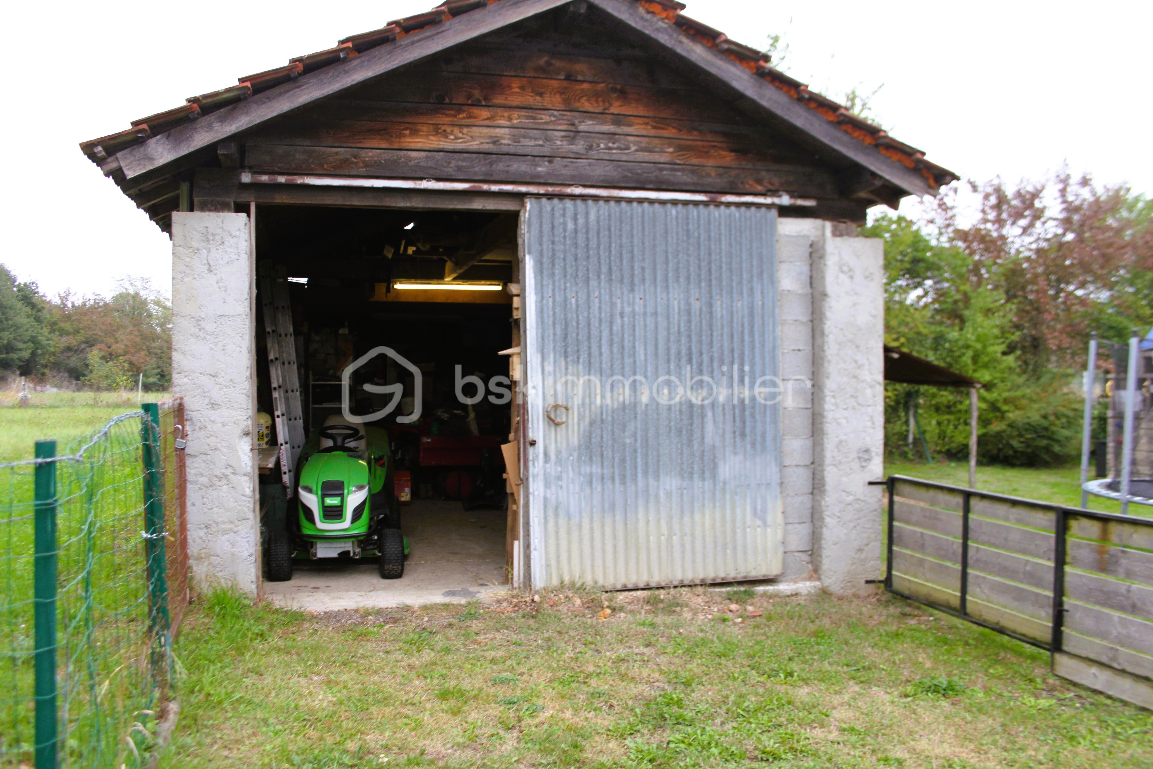 P hangar.jpg