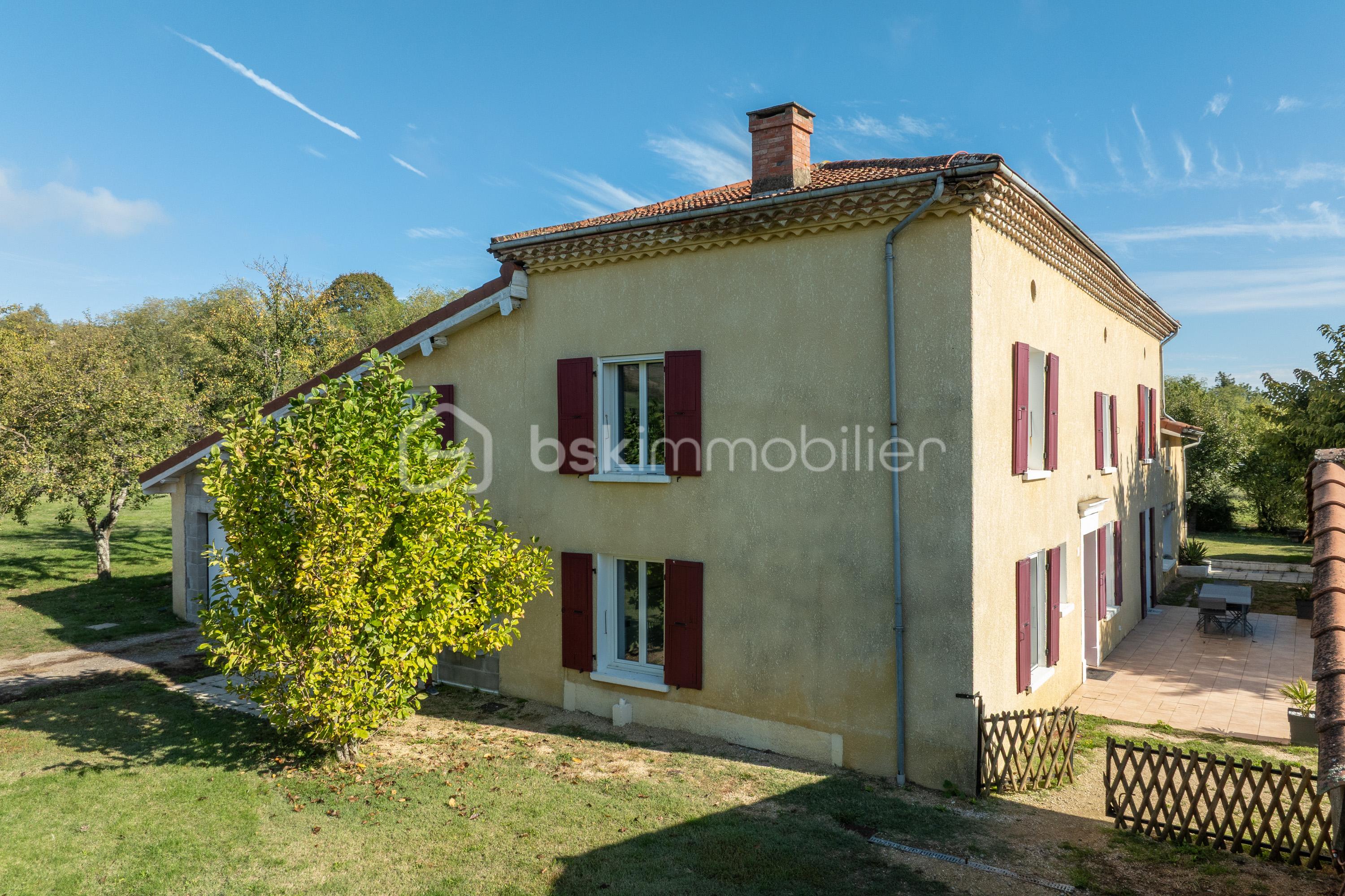 Maison 14 pièces 315 m² · à Hauterives · 315 m² · 693 000 €