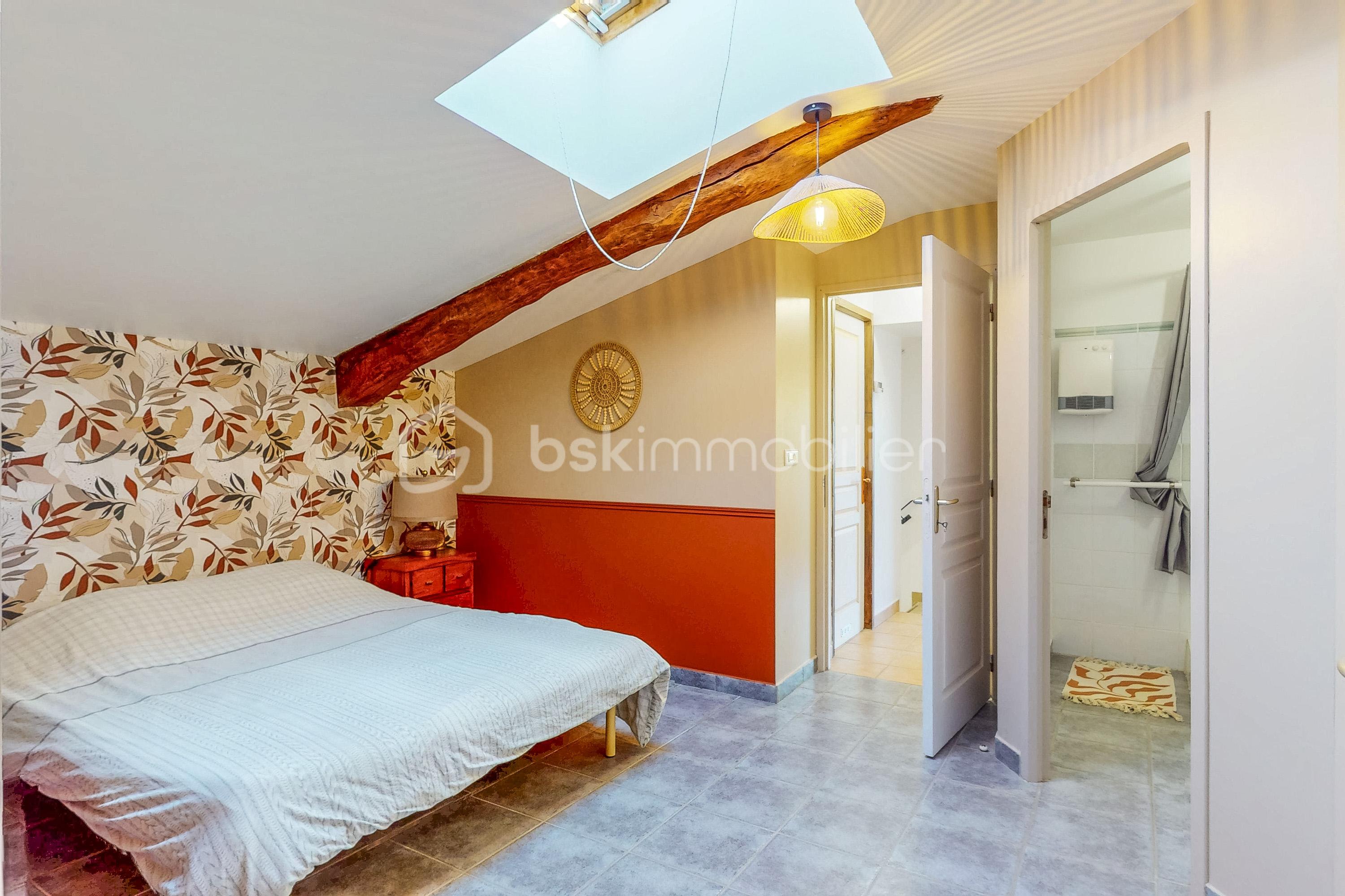 P chambre2 velux sdb.jpg