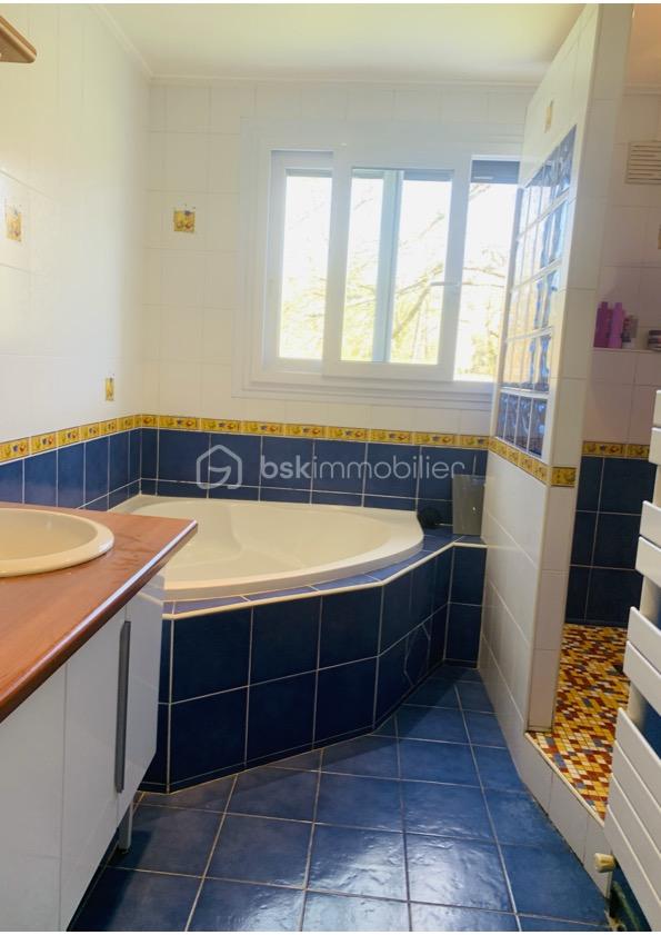 Maison de 154 m² - sdb.jpg