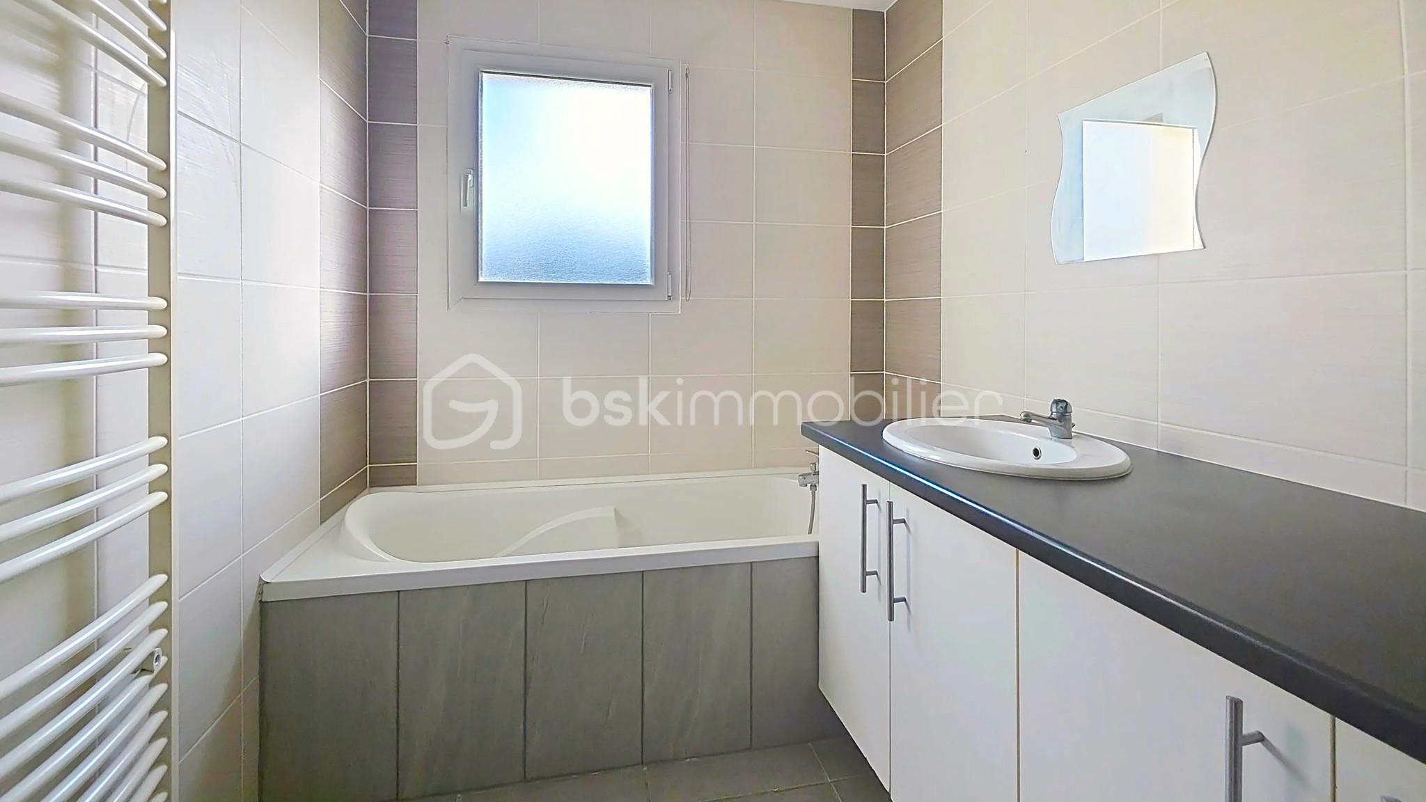 Maison de 135 m² - SDB1.jpeg