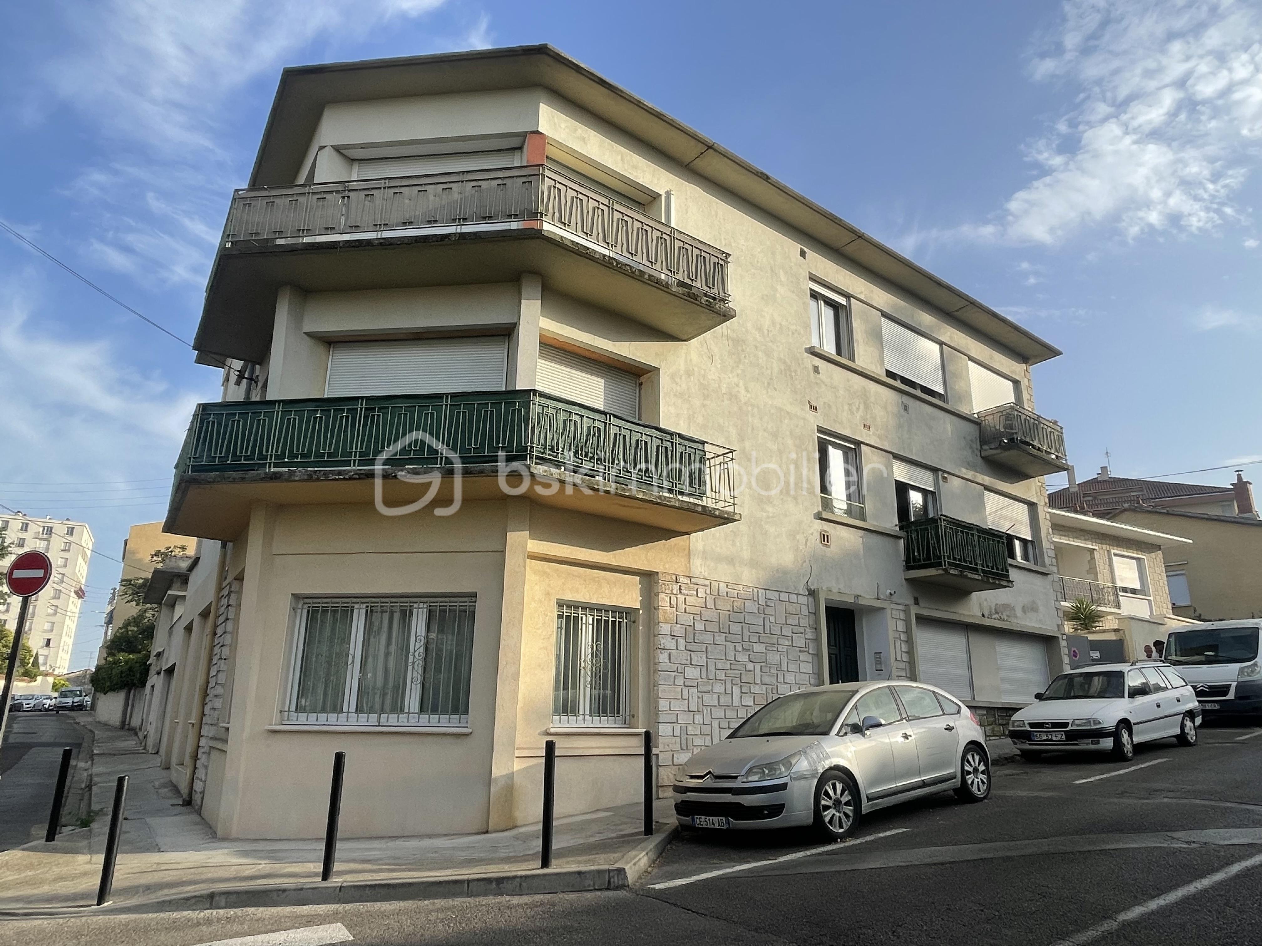 Appartement 2 pièces 65 m² · à Nimes · 64,7 m² · 180 000 €