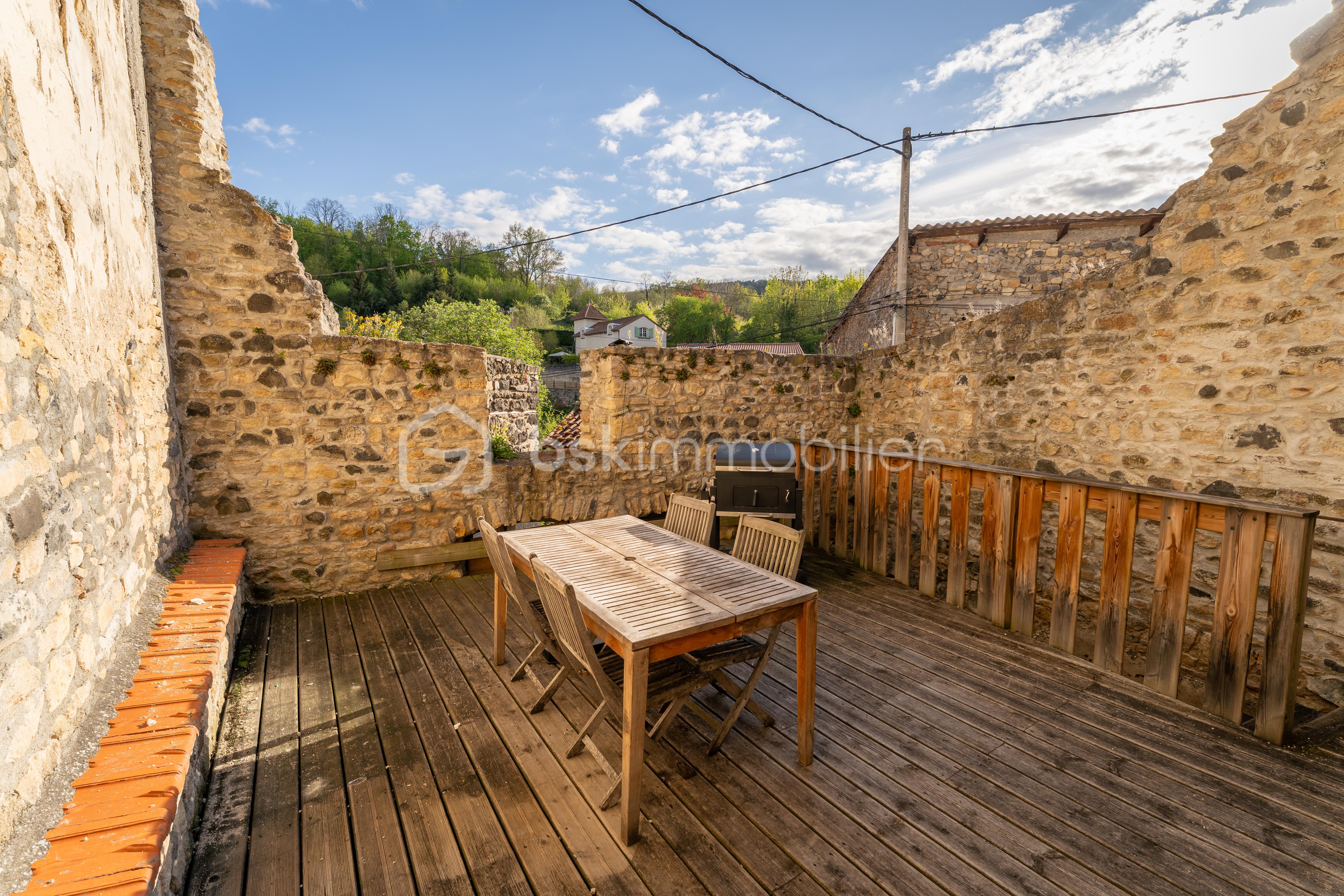 Flouter bâtiment du fond (volets bleu vert).jpg