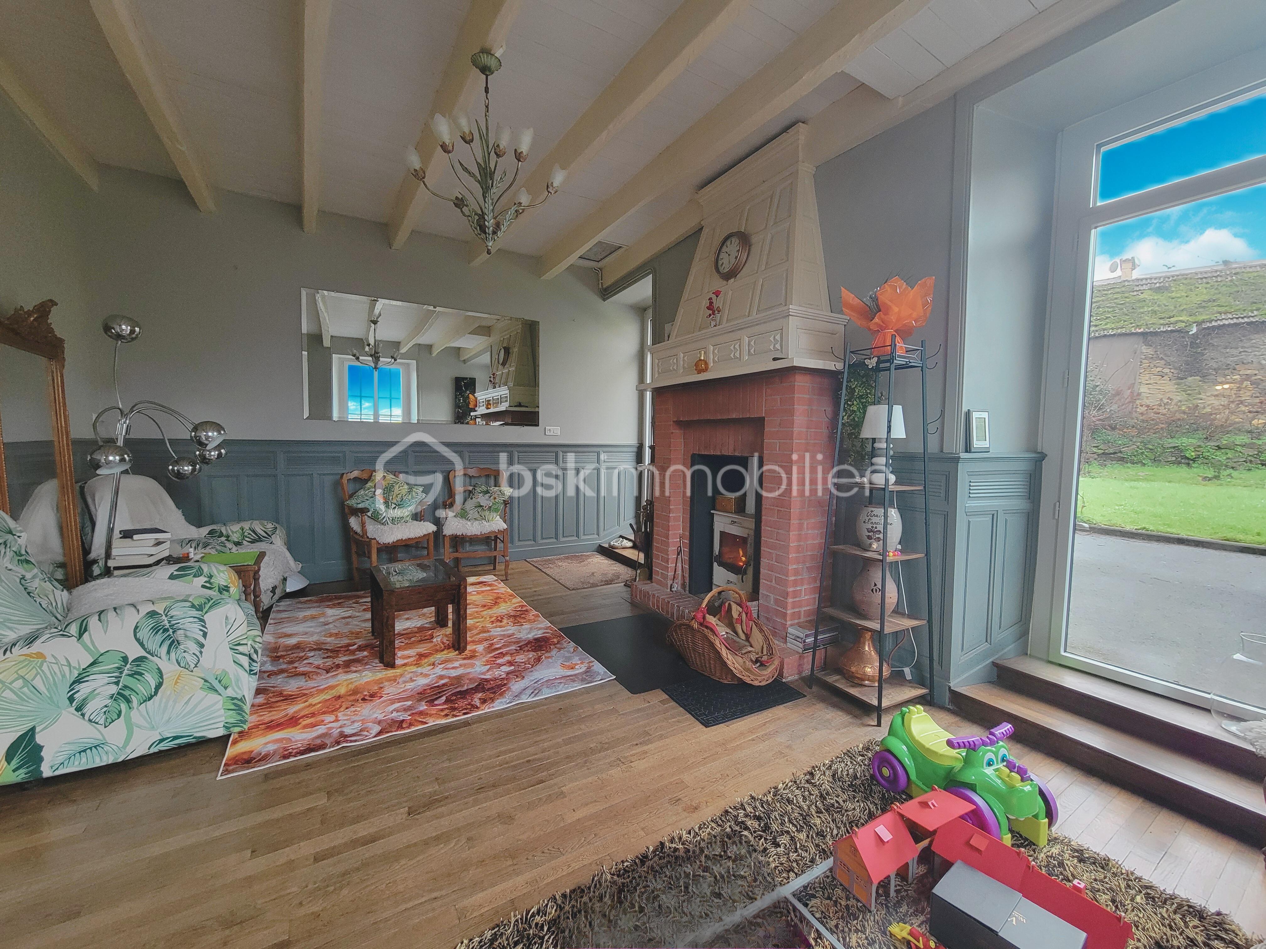 Maison en pierre de 239 m² - c3b52b36-4ef8-4c95-ba4b-b5c2c00d3e71.jpg