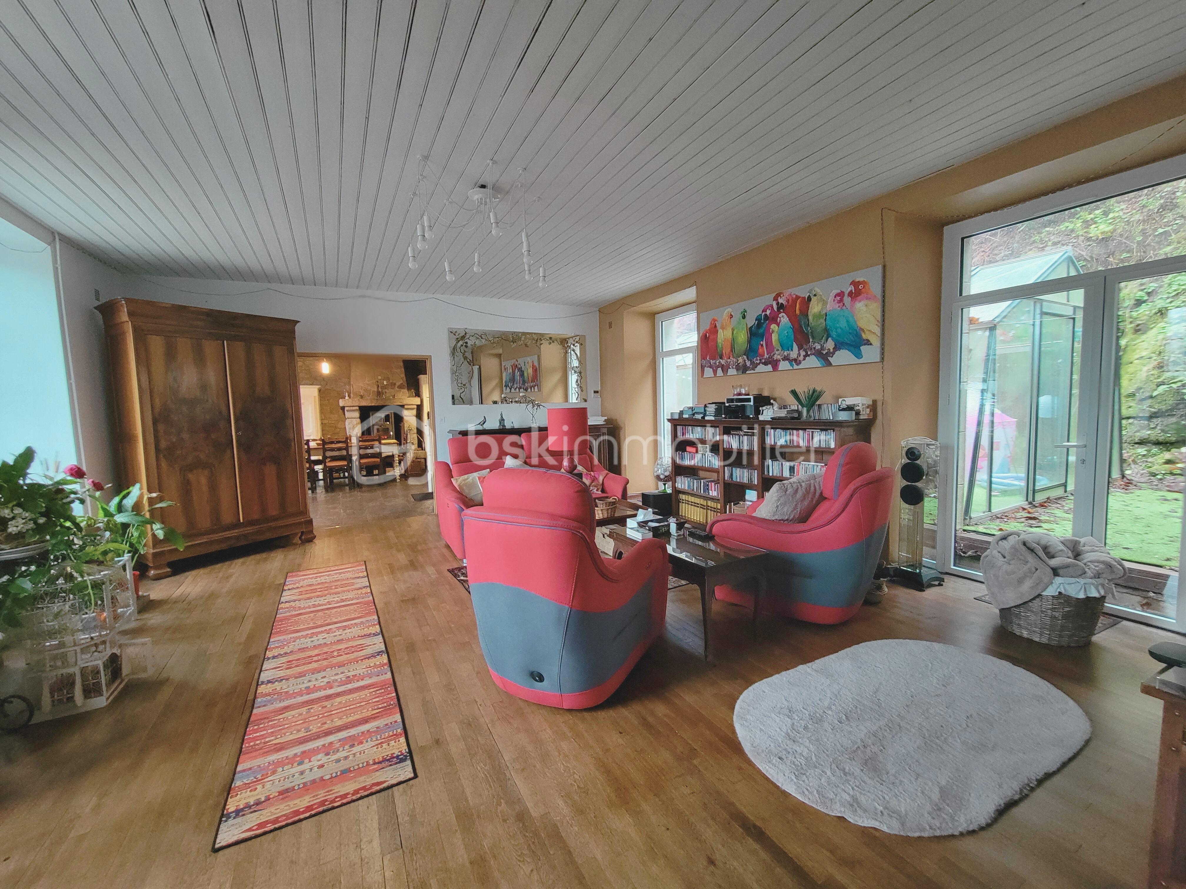 Maison en pierre de 239 m² - e5ea96fa-2685-4a99-a959-93981eff7603.jpg