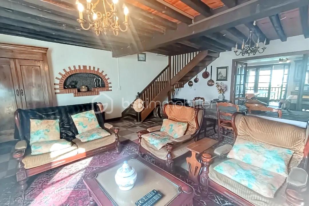 Maison de 150 m² - hoqi-e17a717603aa4979998c99470dbdcad9.jpg