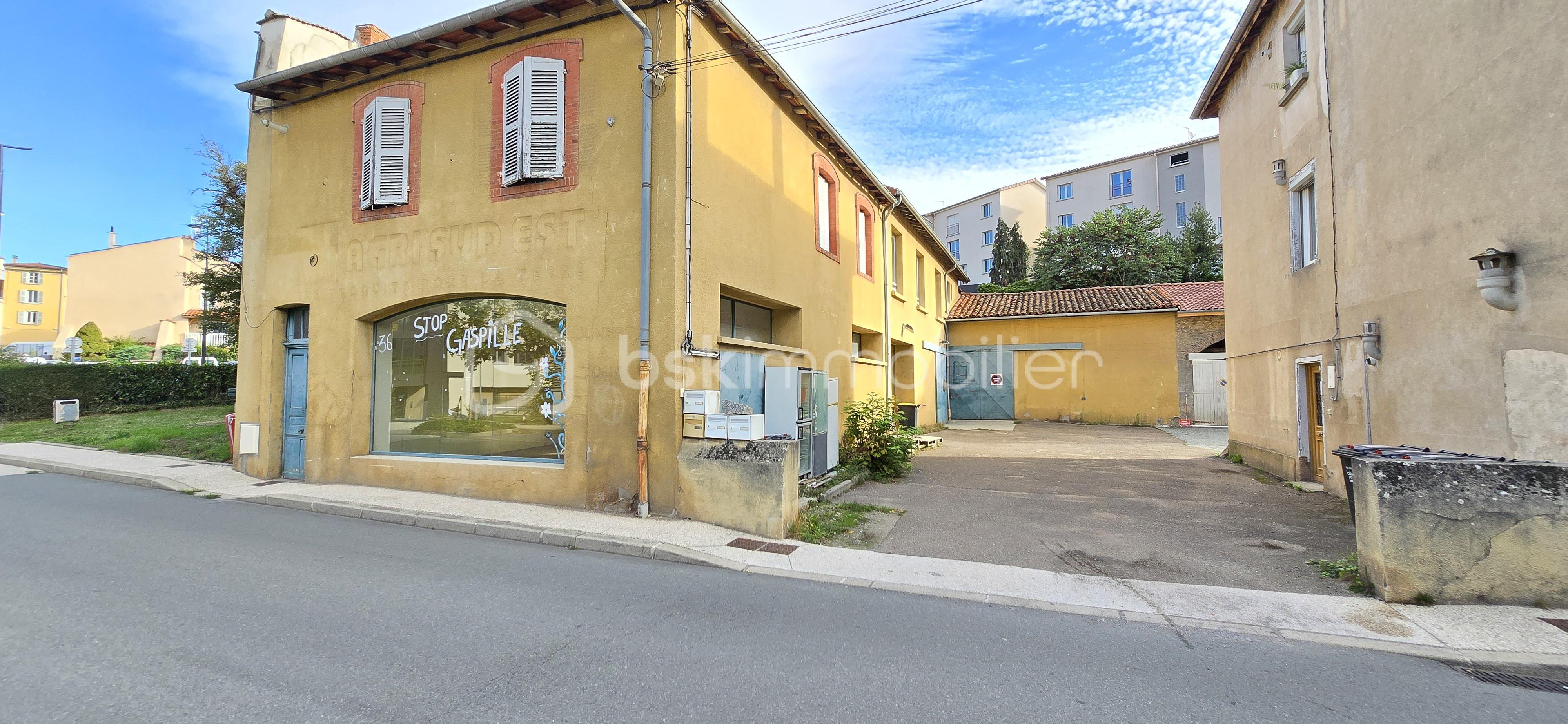 Immeuble de 105 m² - 4619.jpg