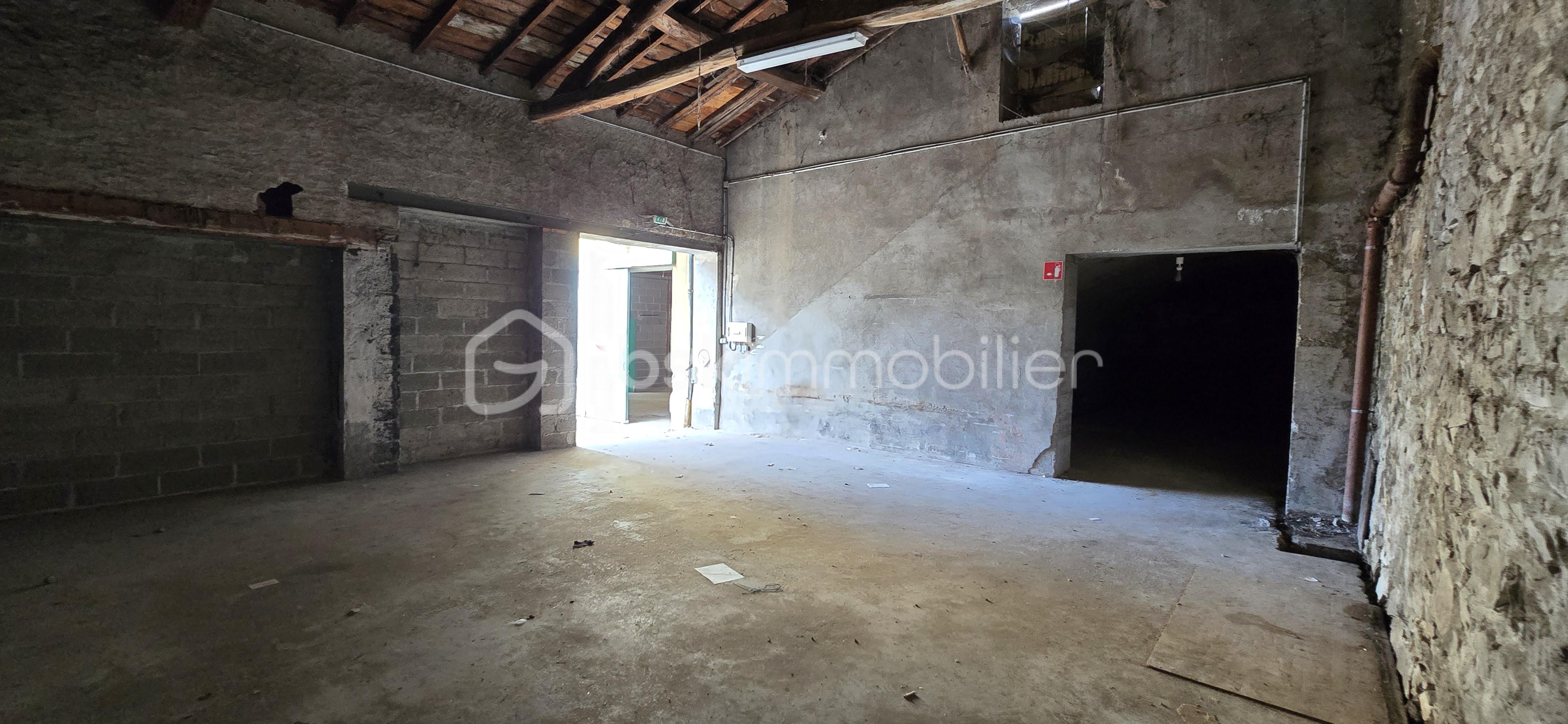 Immeuble de 105 m² - 4632.jpg