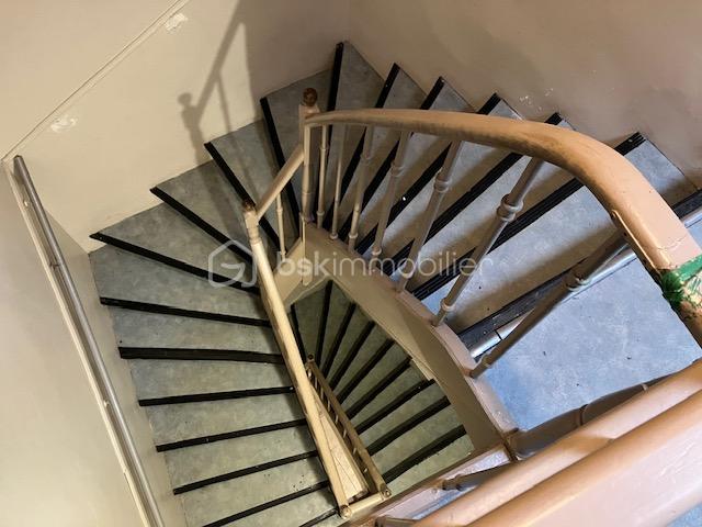Appartement de 48 m² - sarfati escalier .jpg