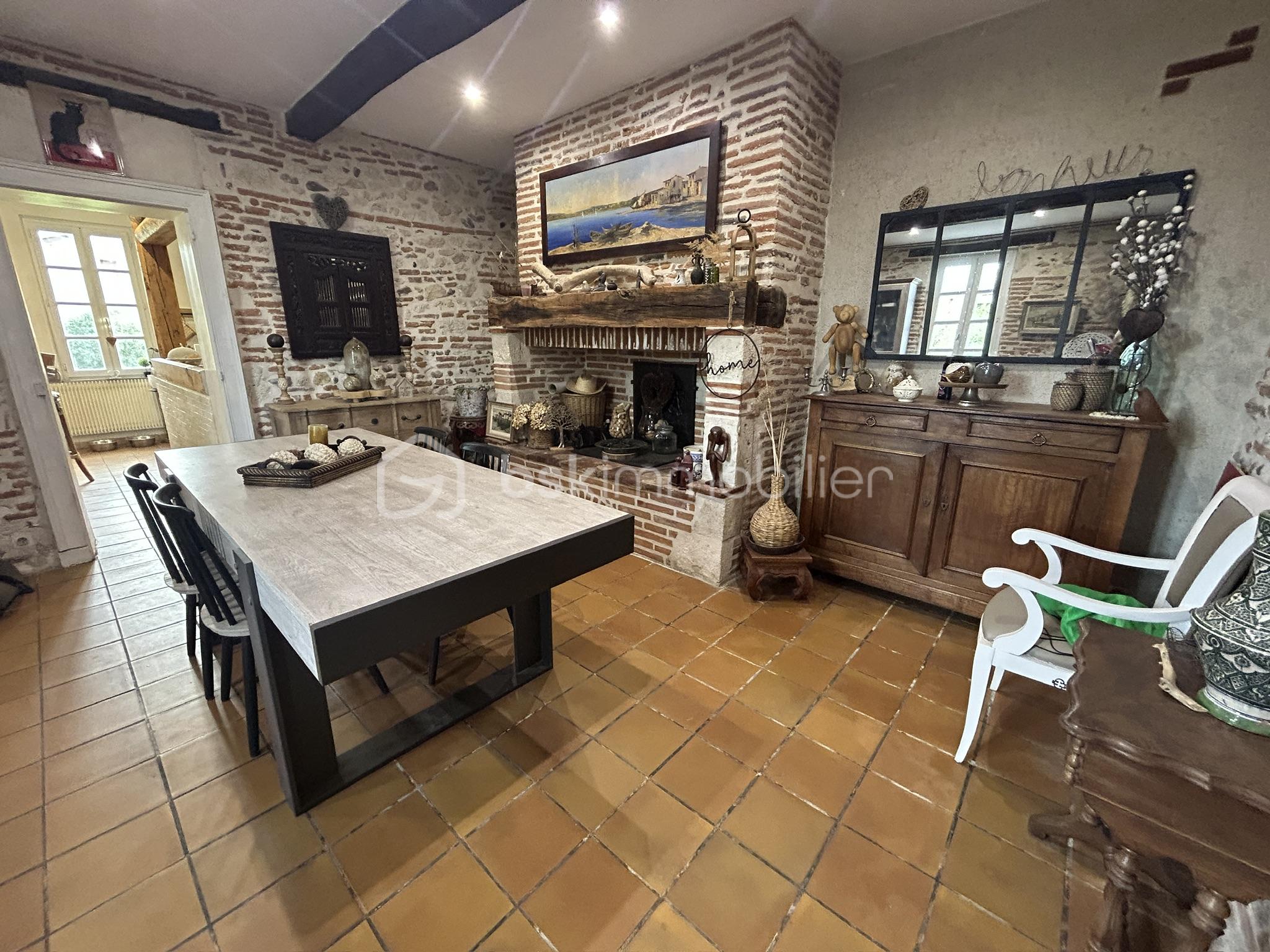 Maison de 160 m² - 2FD78B83-6A8D-43C0-96D1-EF388753F7FA_1_102_o.jpeg