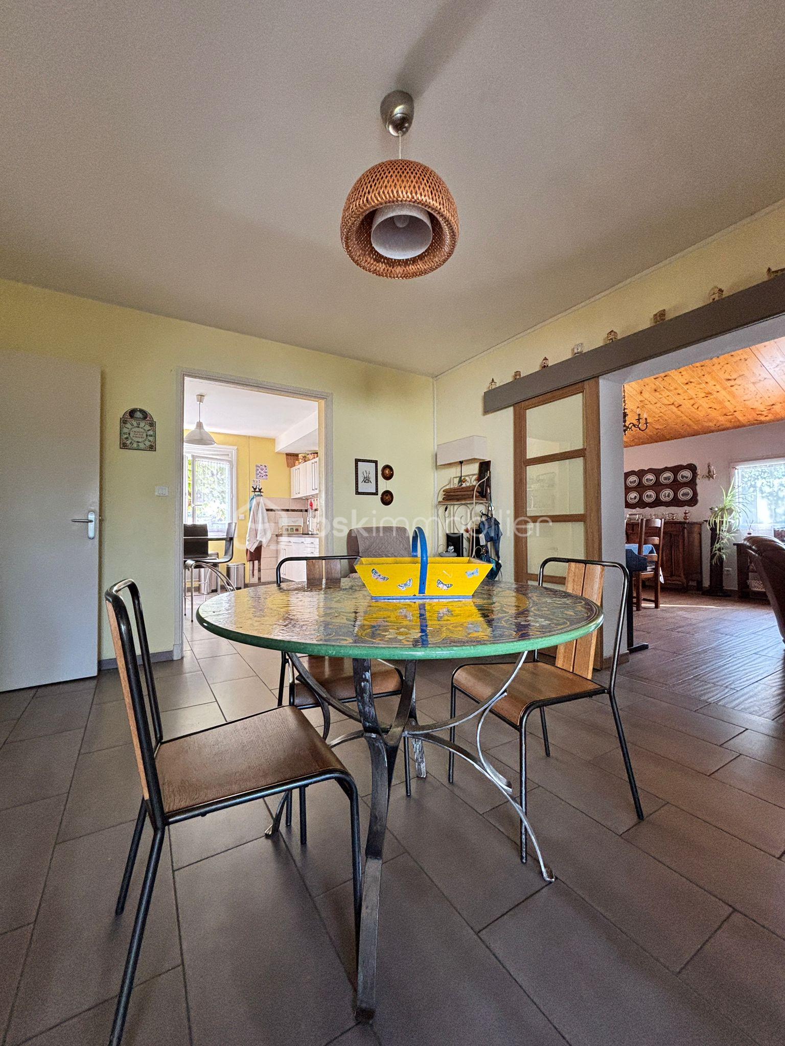 Maison traditionnelle de 200 m² - IMG-20250919-WA0018.jpg