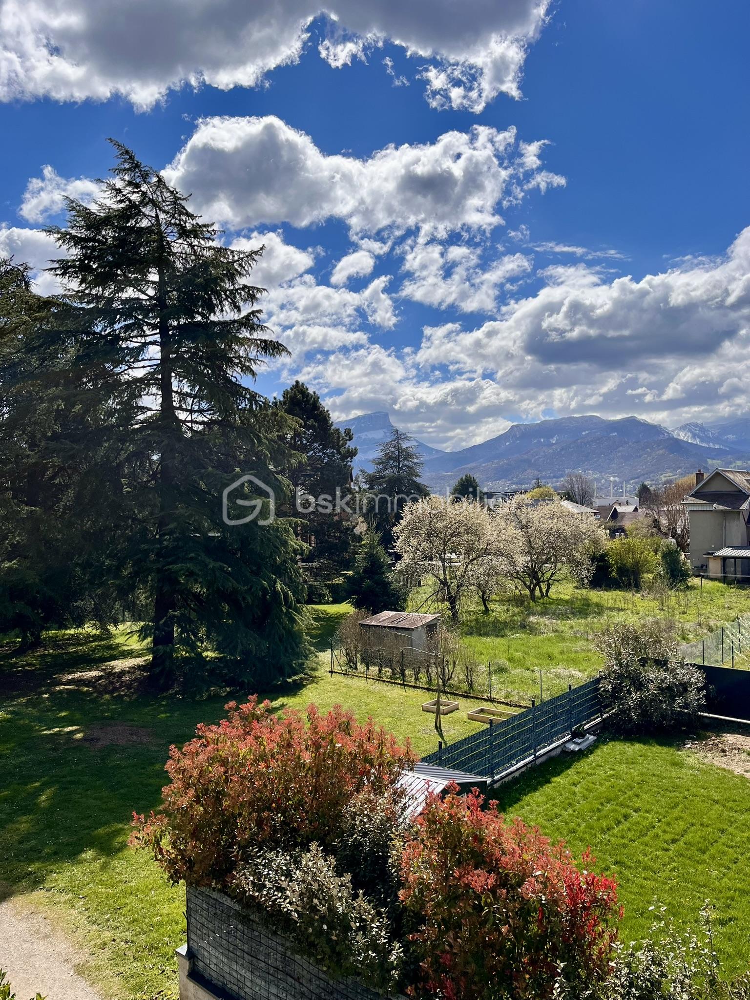 6. Vue du balcon OK.JPEG