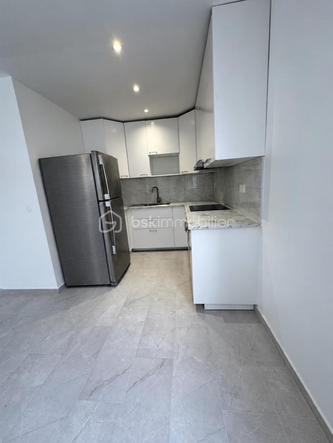 Immeuble 8 pièces 176 m² · à Chelles · 176 m² · 1 000 000 €