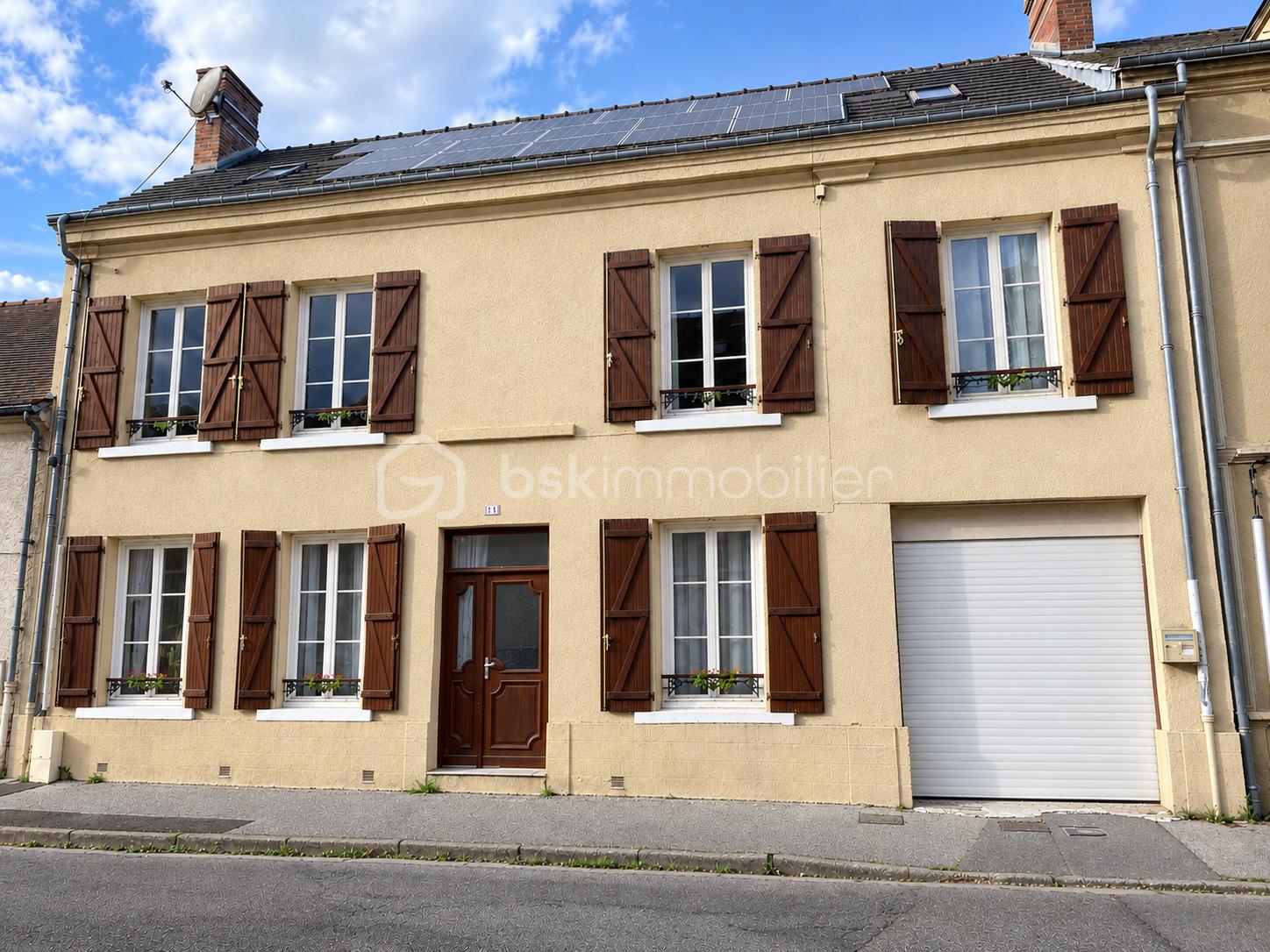 Maison 8 pièces 217 m² · à Ézy-sur-Eure · 216,7 m² · 393 000 €
