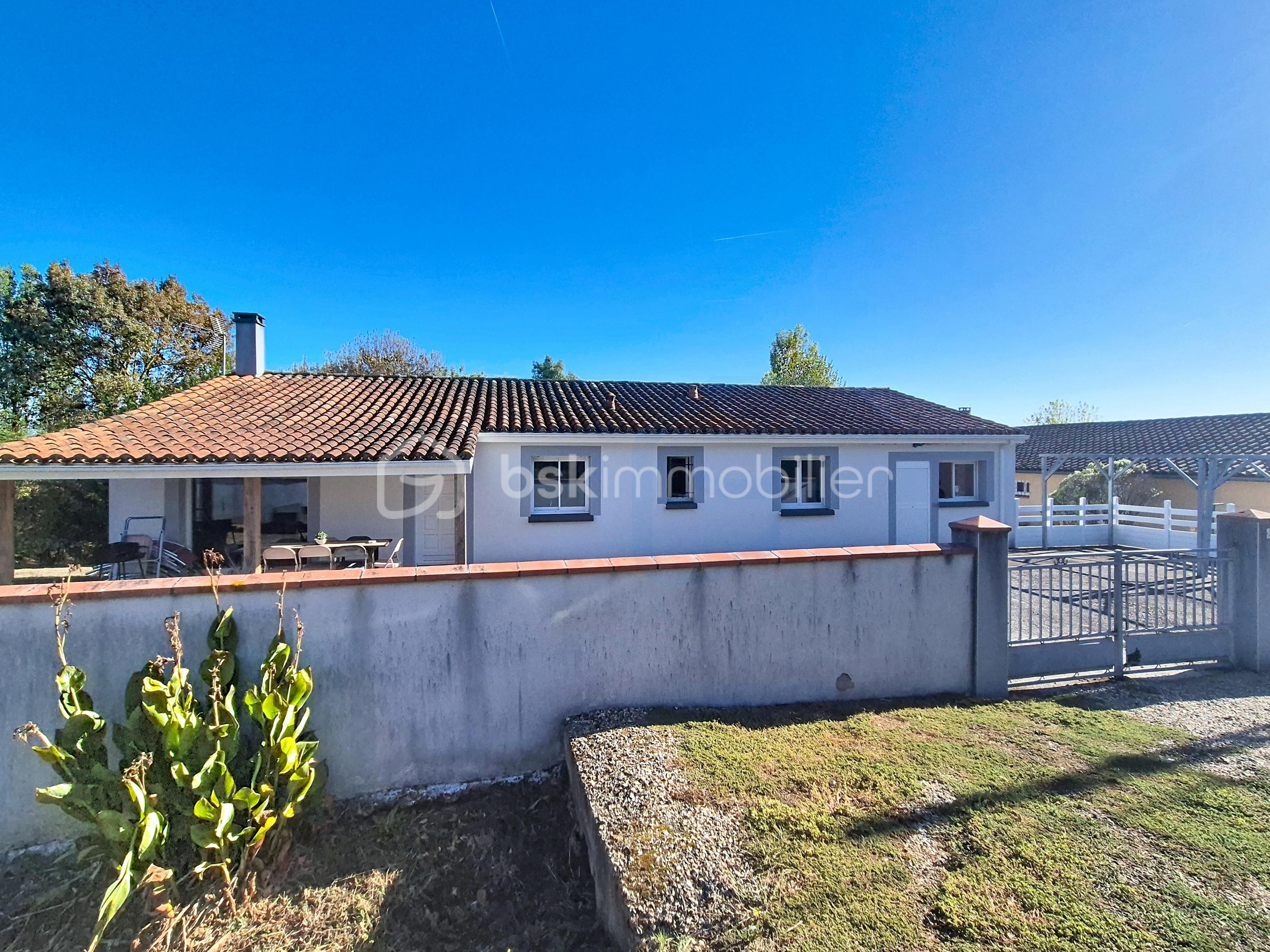 Maison 6 pièces 141 m² · au Pin · 141 m² · 230 000 €