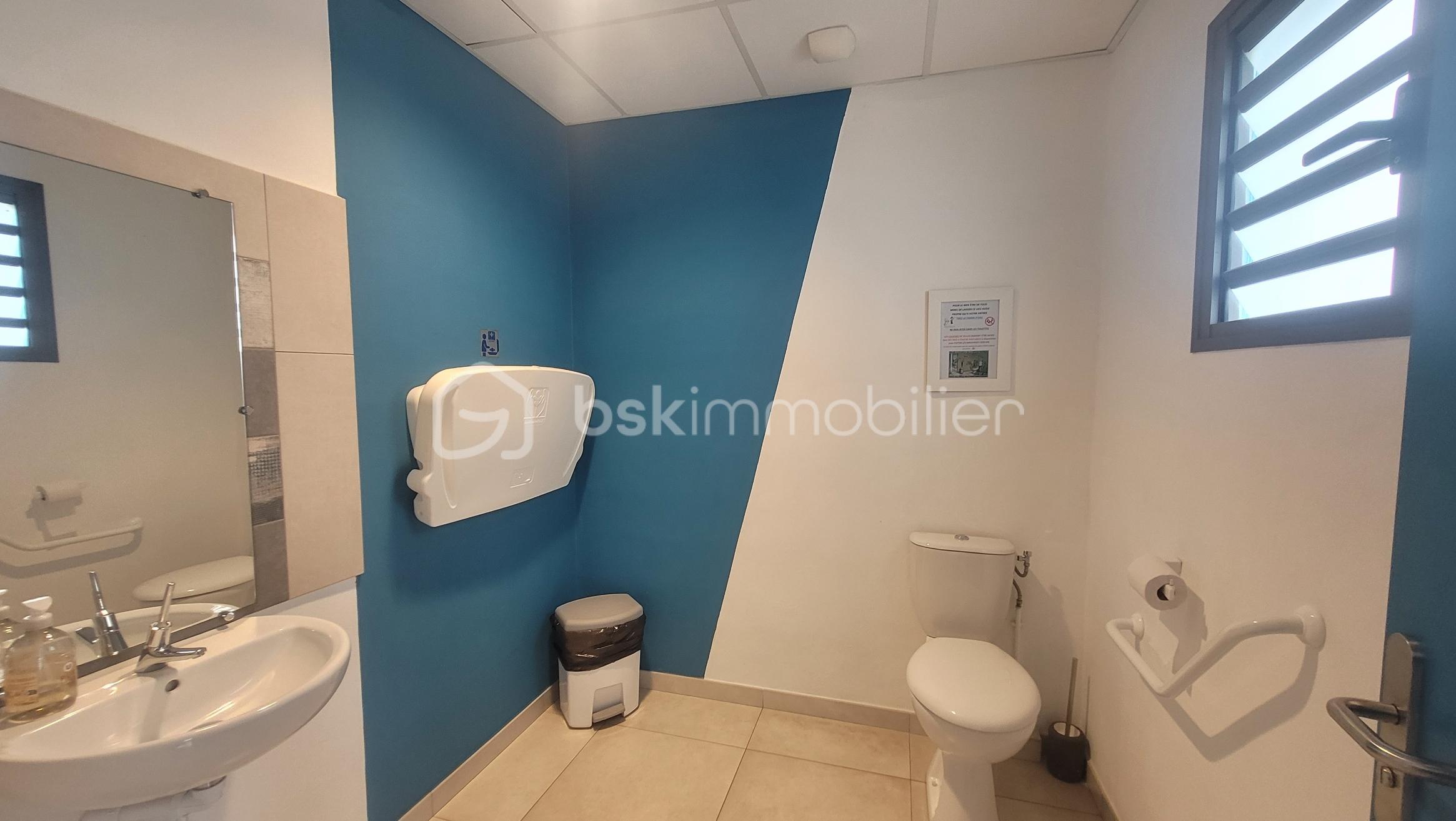 Local d activites de 155 m² - 217428-07.jpg