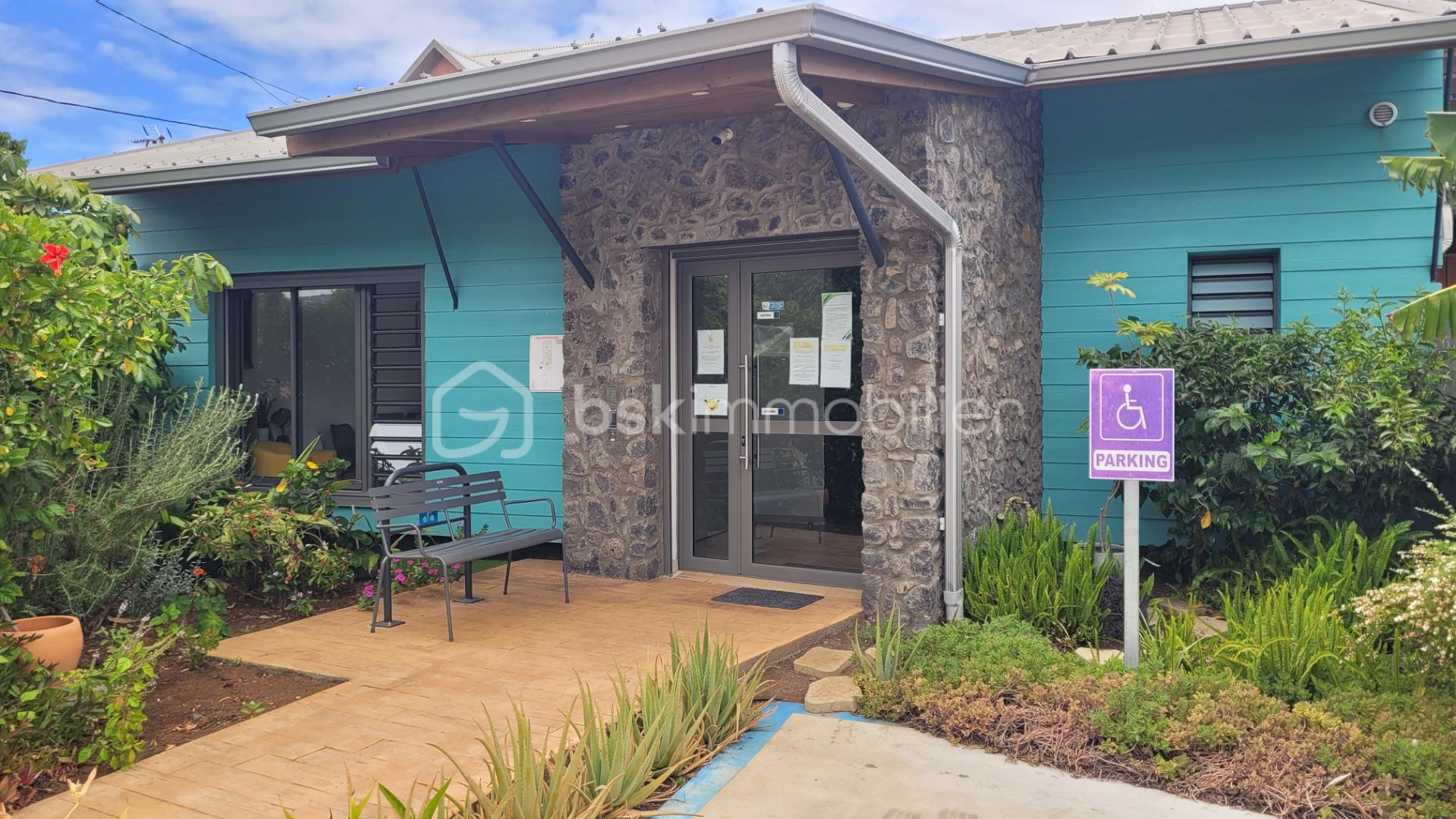 Local d activites de 155 m²