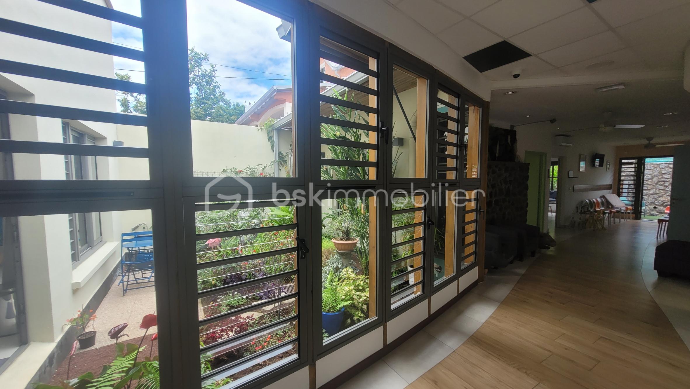 Local d activites de 155 m² - 217428-09.jpg