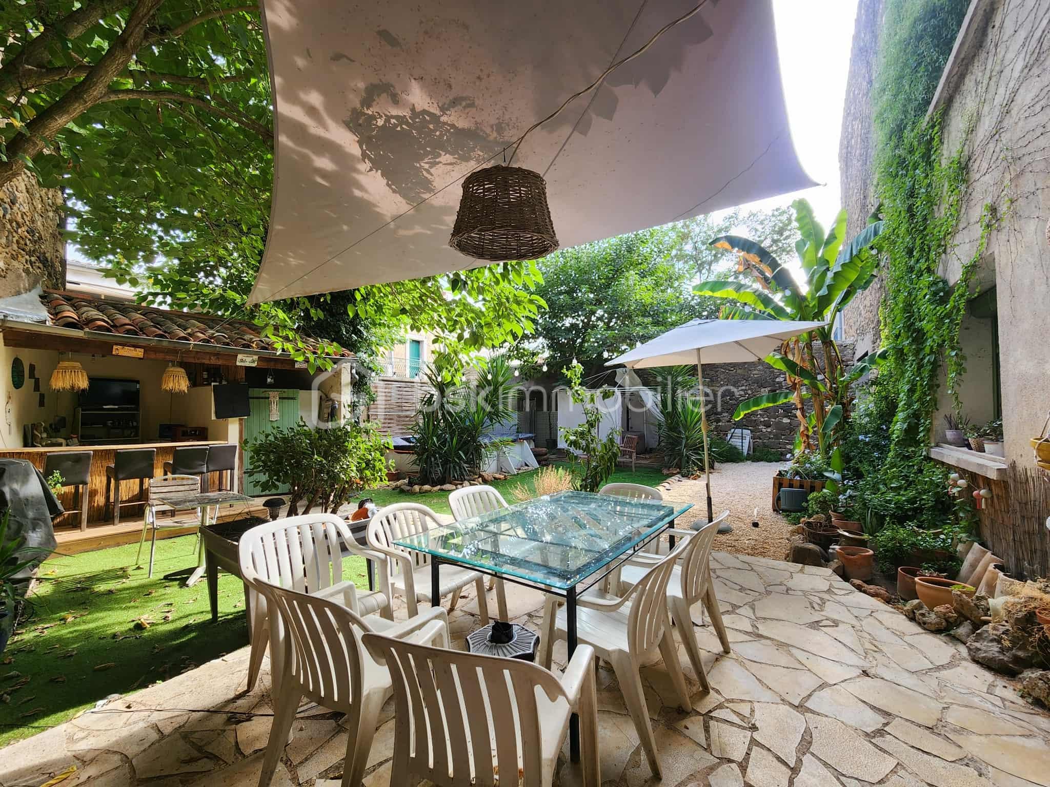 Maison de 246 m² - 649d1687-f2f5-43cf-9cf4-01f5f26101c4.jpg